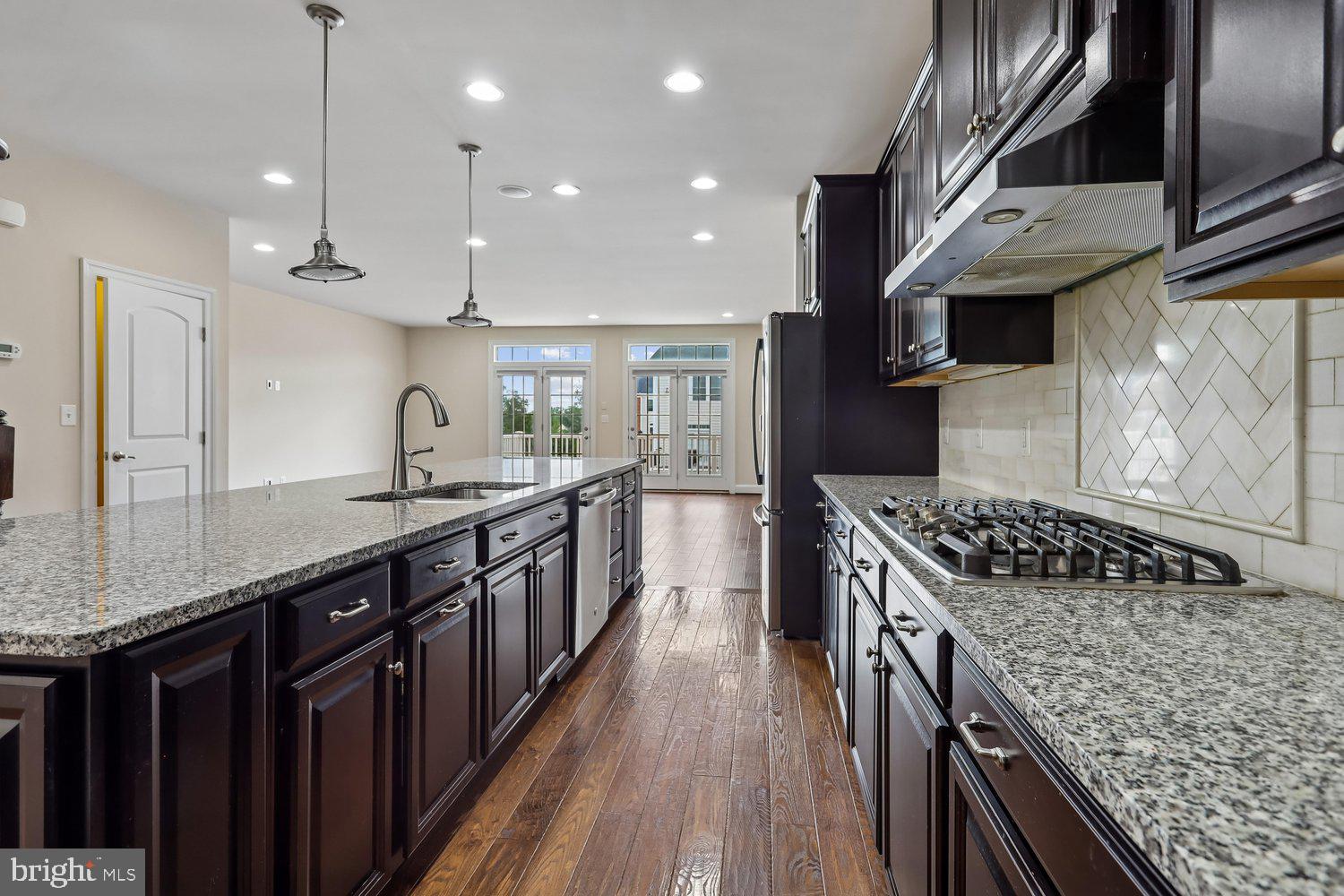 SEVEN HILLS - Residential