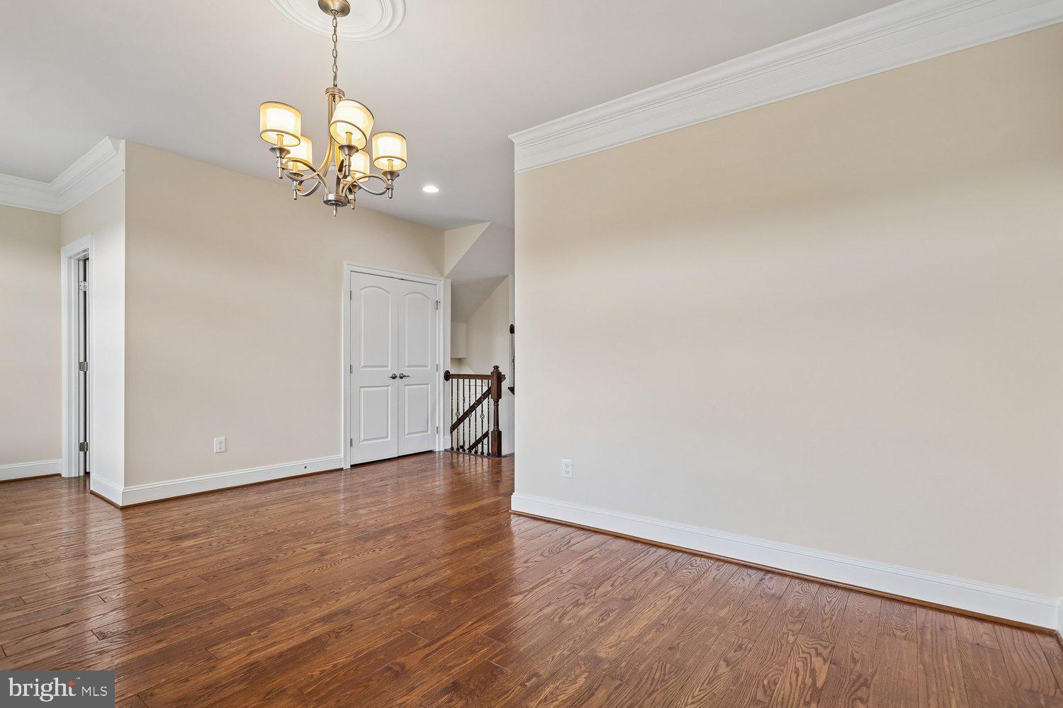 SEVEN HILLS - Residential