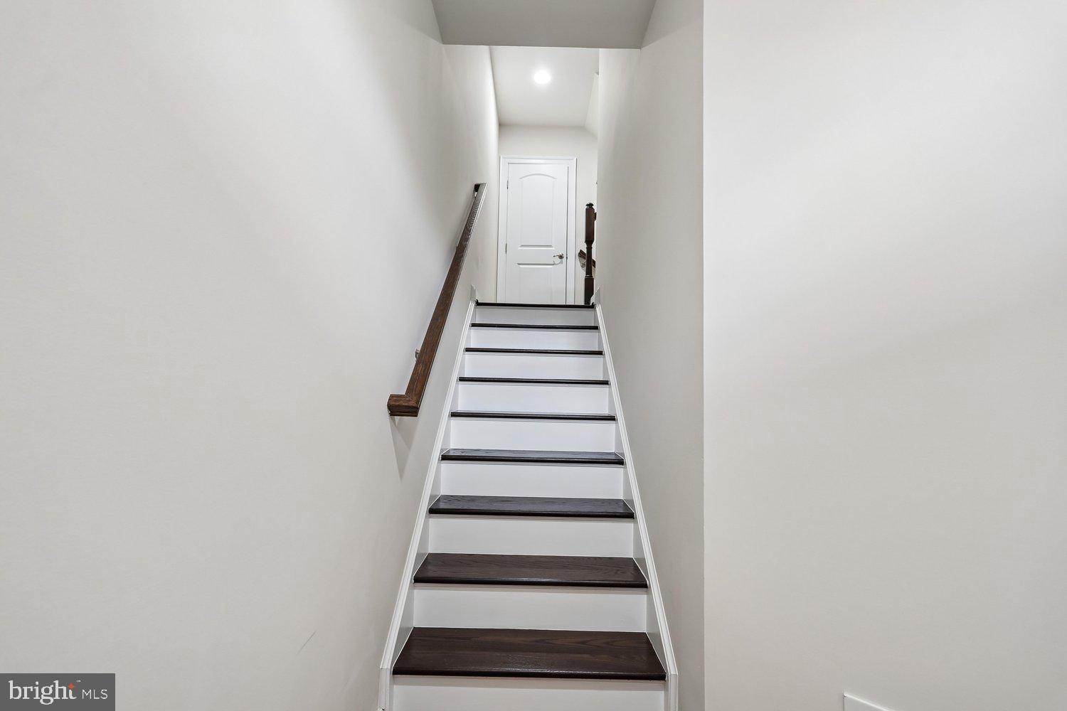 SEVEN HILLS - Residential