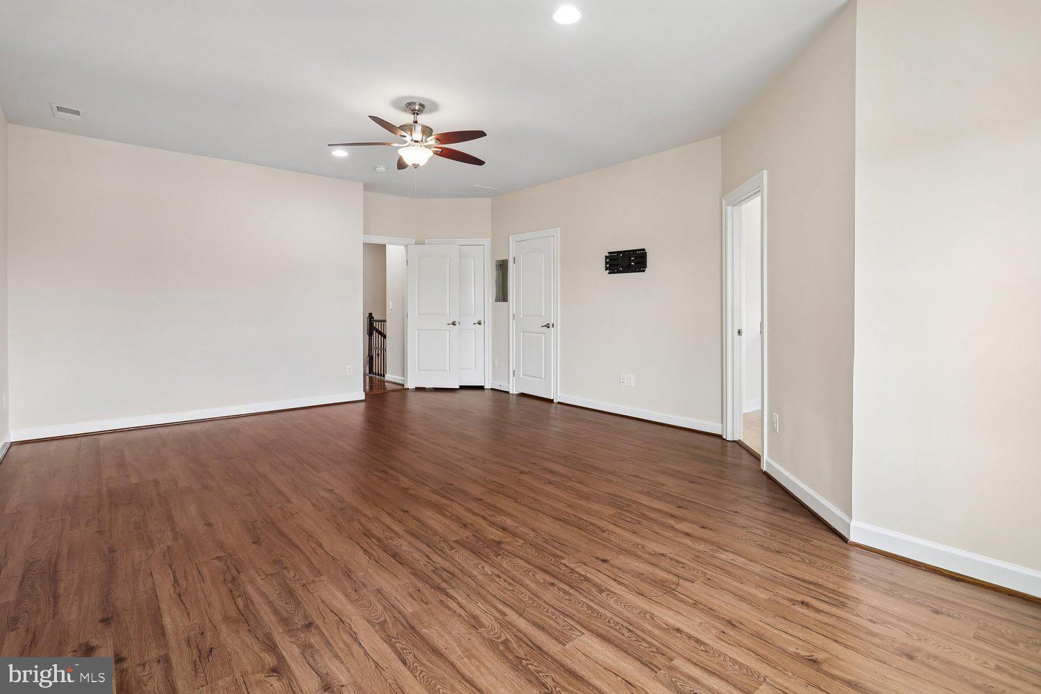 SEVEN HILLS - Residential