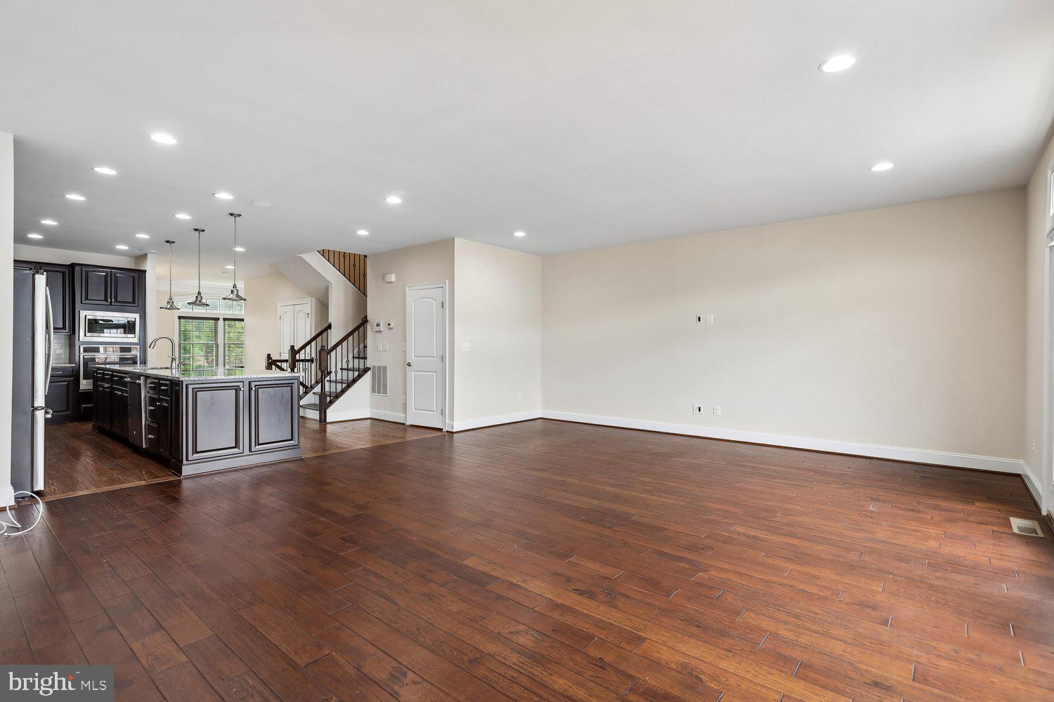 SEVEN HILLS - Residential