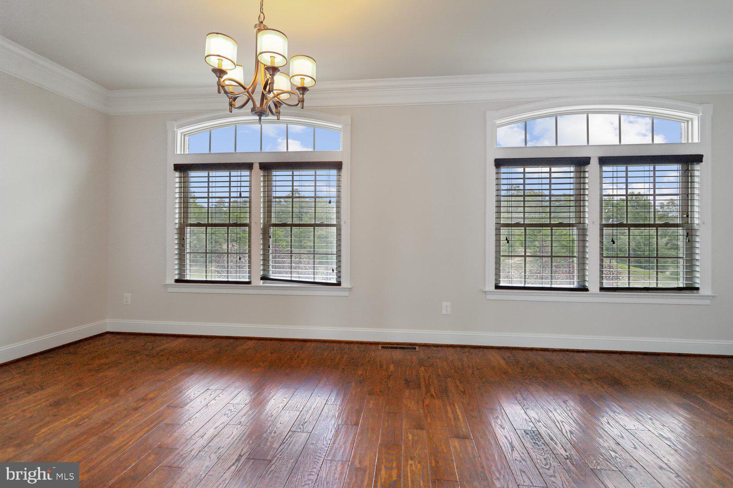 SEVEN HILLS - Residential