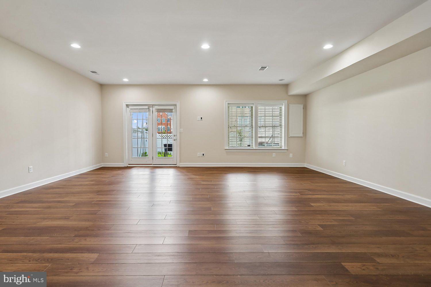 SEVEN HILLS - Residential