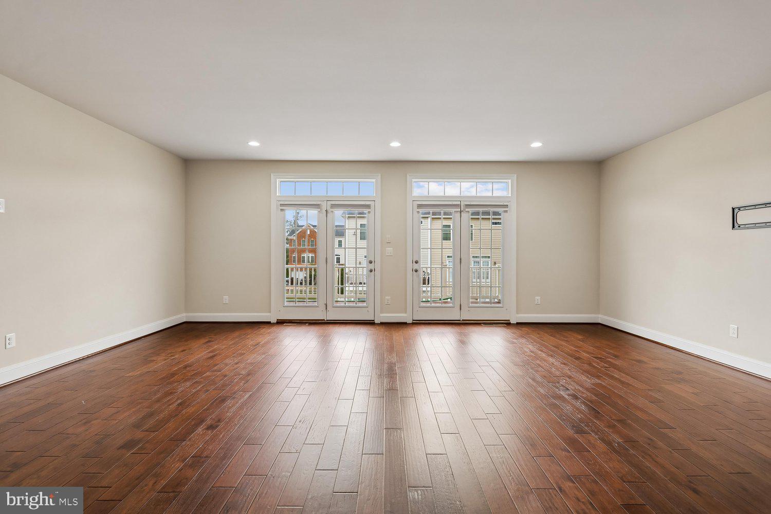 SEVEN HILLS - Residential