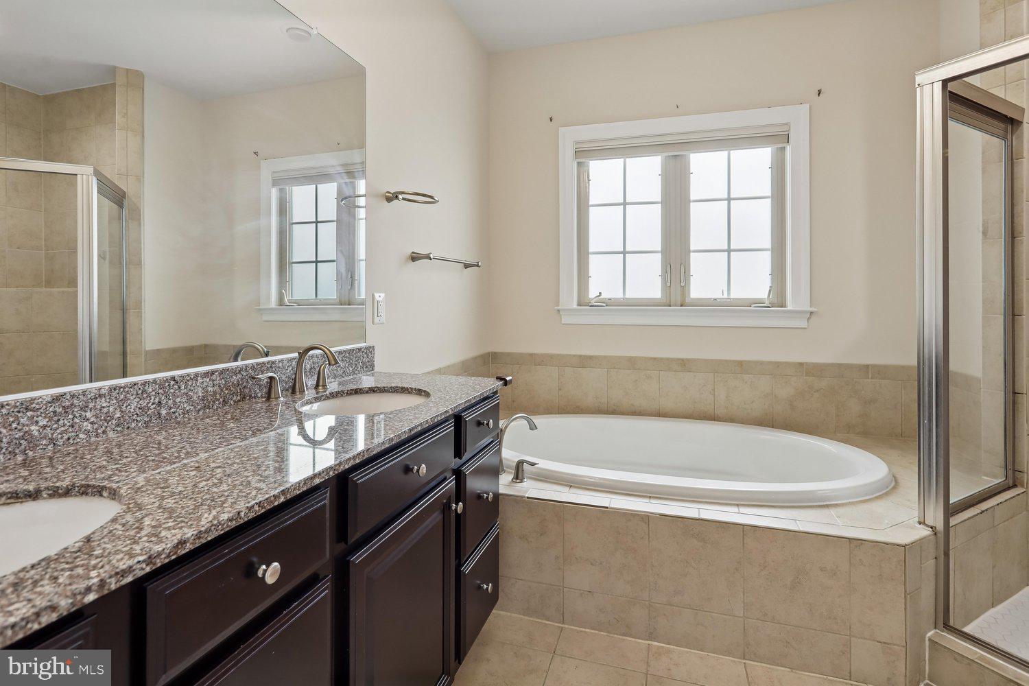 SEVEN HILLS - Residential
