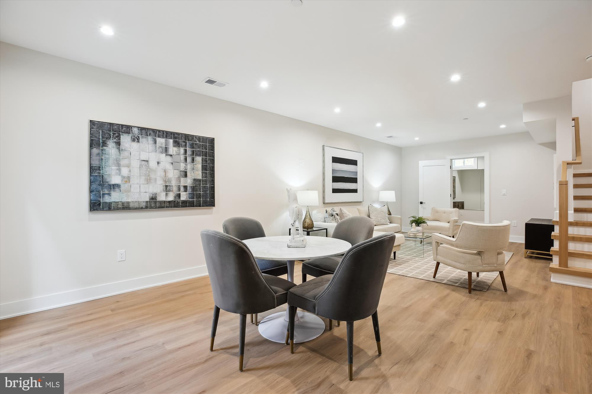 KENSINGTON HEIGHTS - Residential