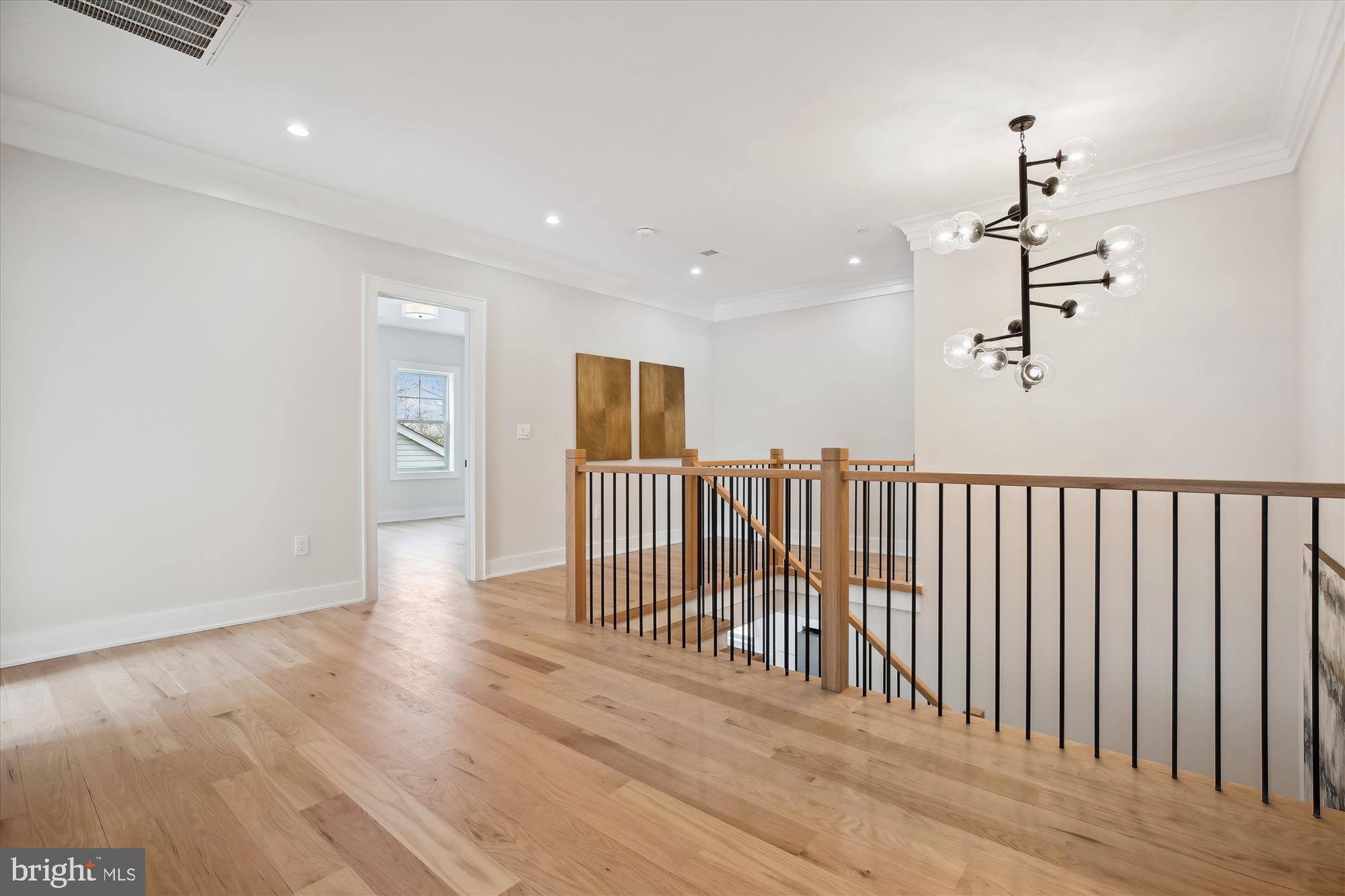 KENSINGTON HEIGHTS - Residential