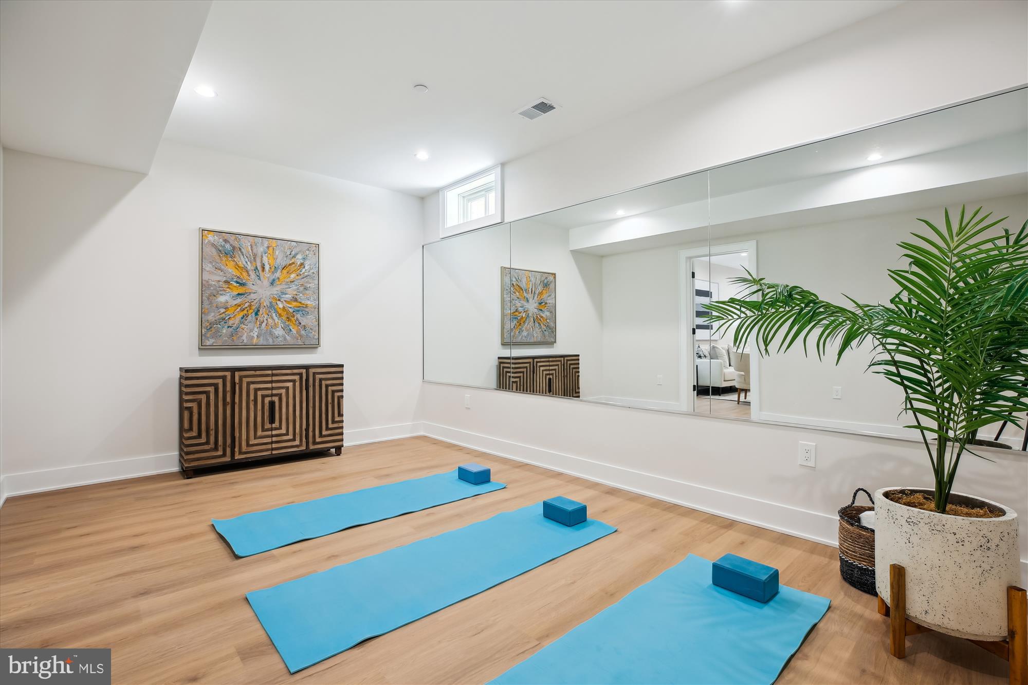 KENSINGTON HEIGHTS - Residential