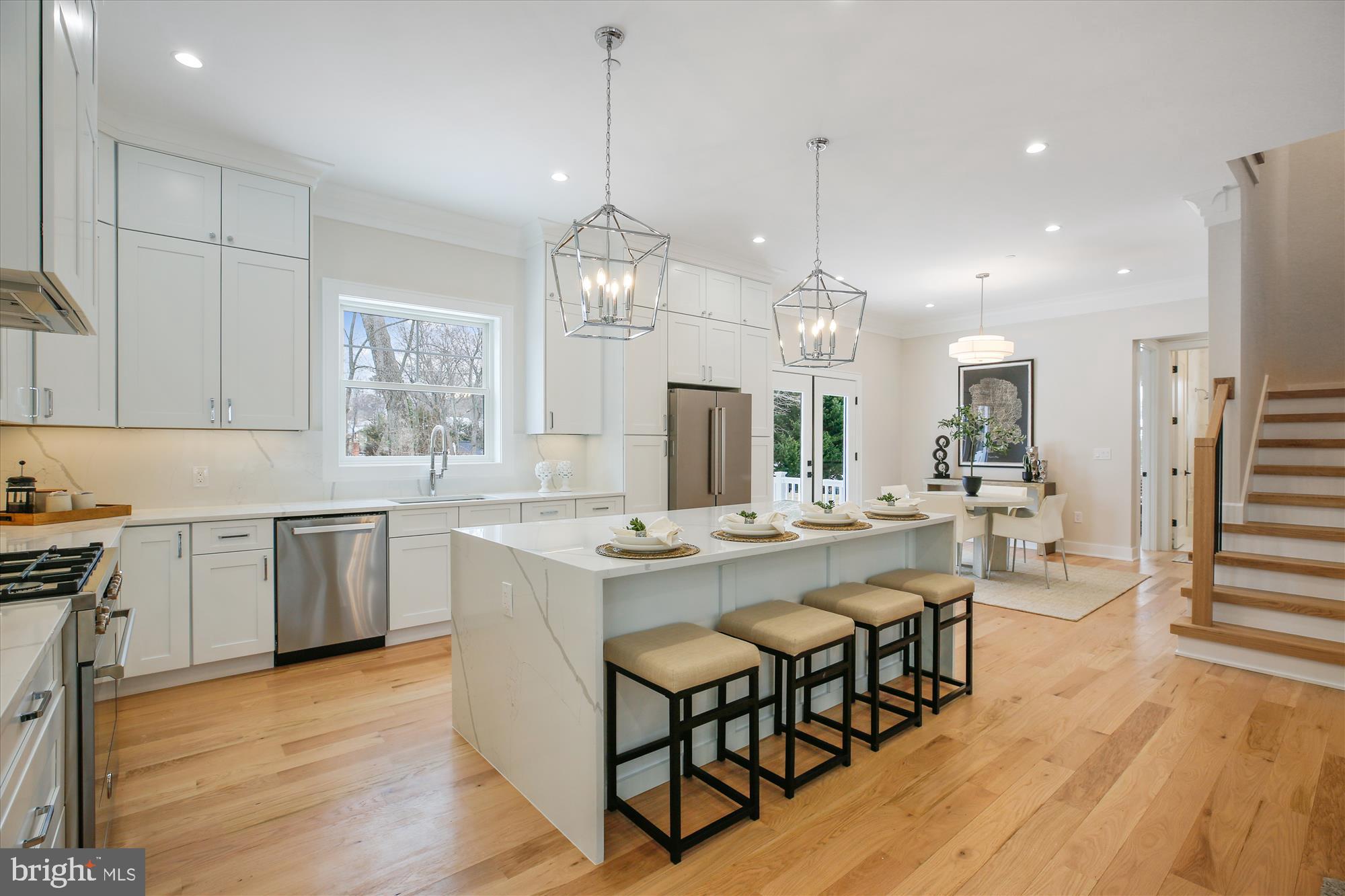 KENSINGTON HEIGHTS - Residential