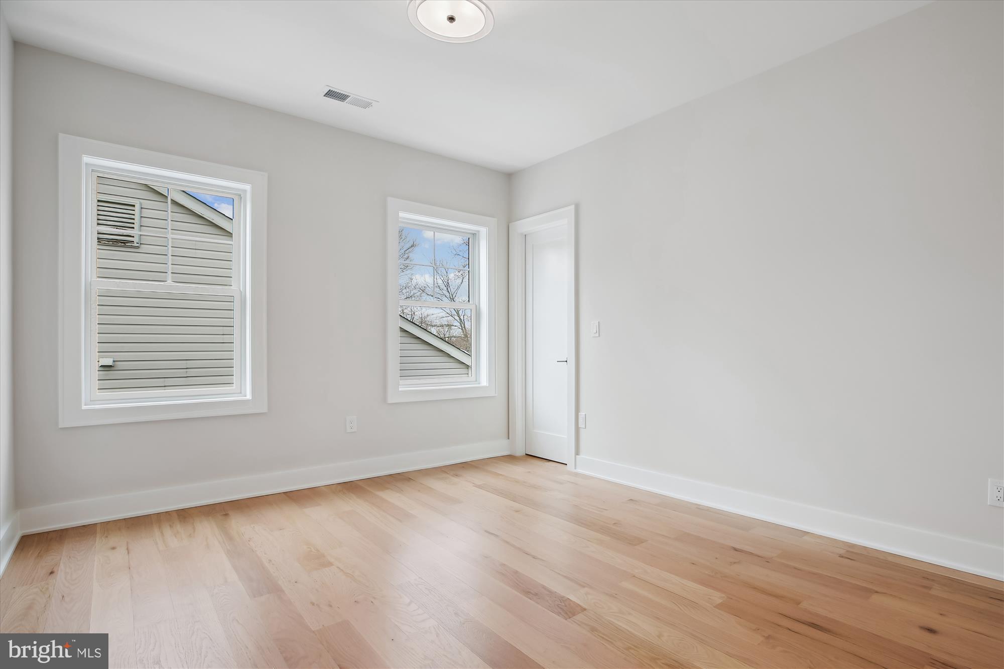 KENSINGTON HEIGHTS - Residential