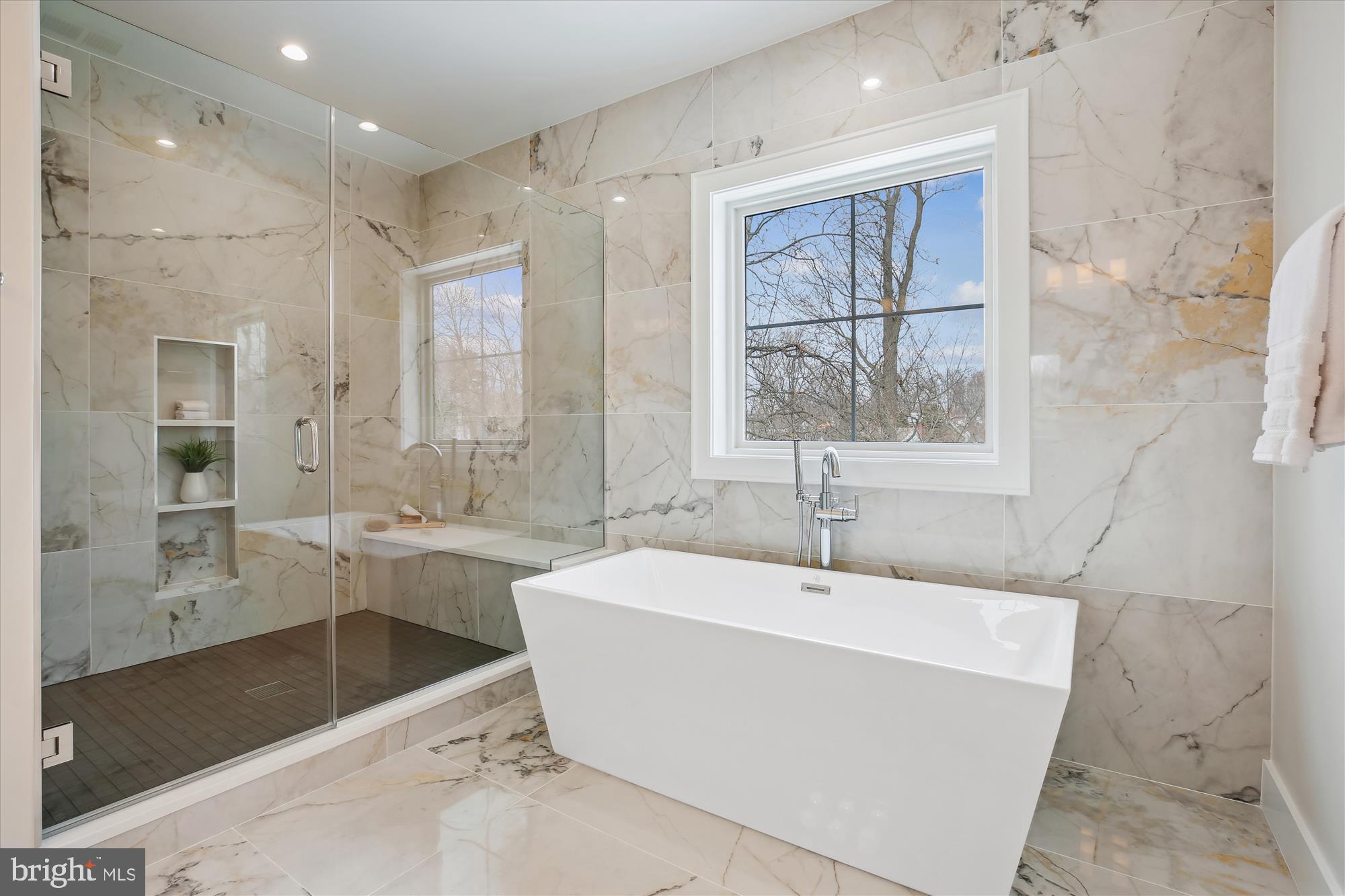 KENSINGTON HEIGHTS - Residential