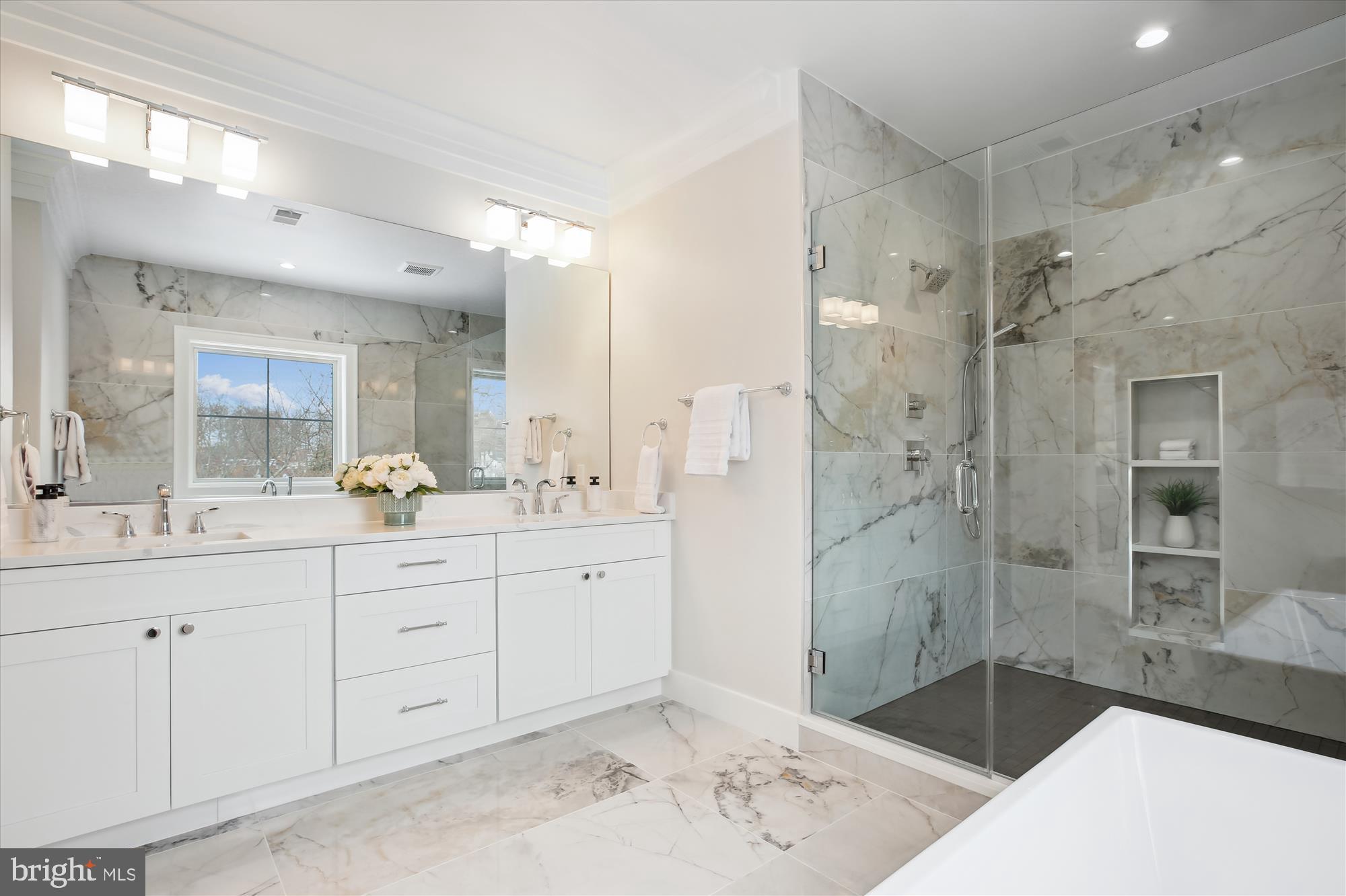 KENSINGTON HEIGHTS - Residential