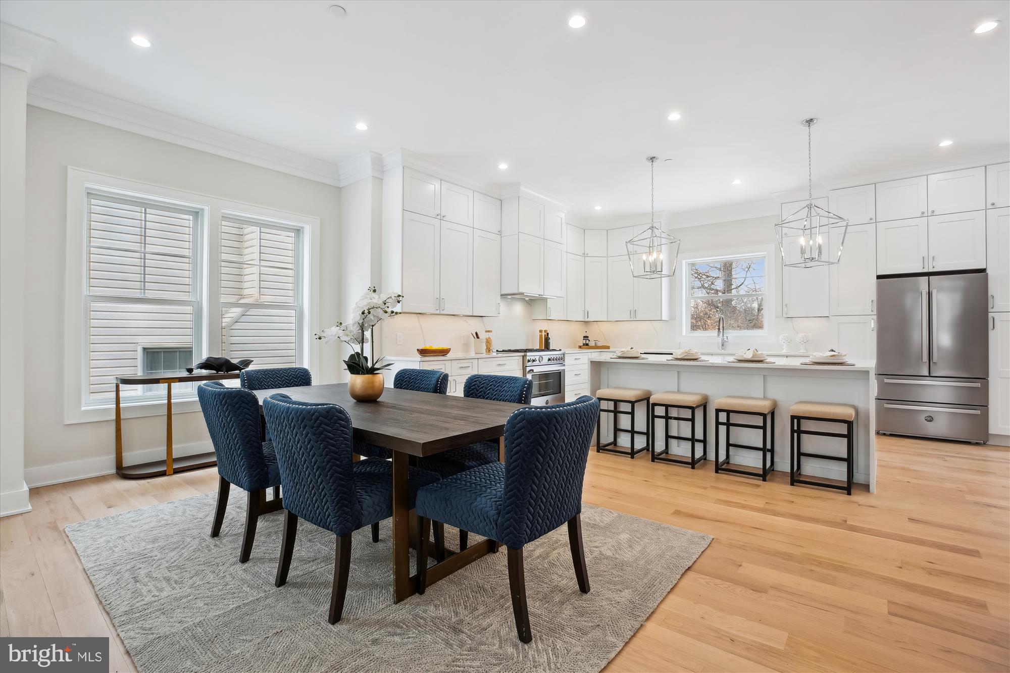KENSINGTON HEIGHTS - Residential