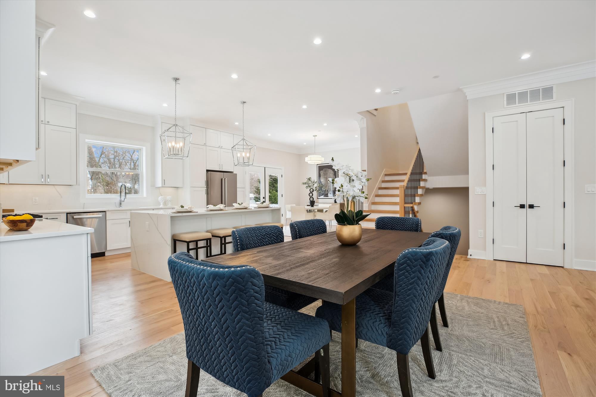 KENSINGTON HEIGHTS - Residential