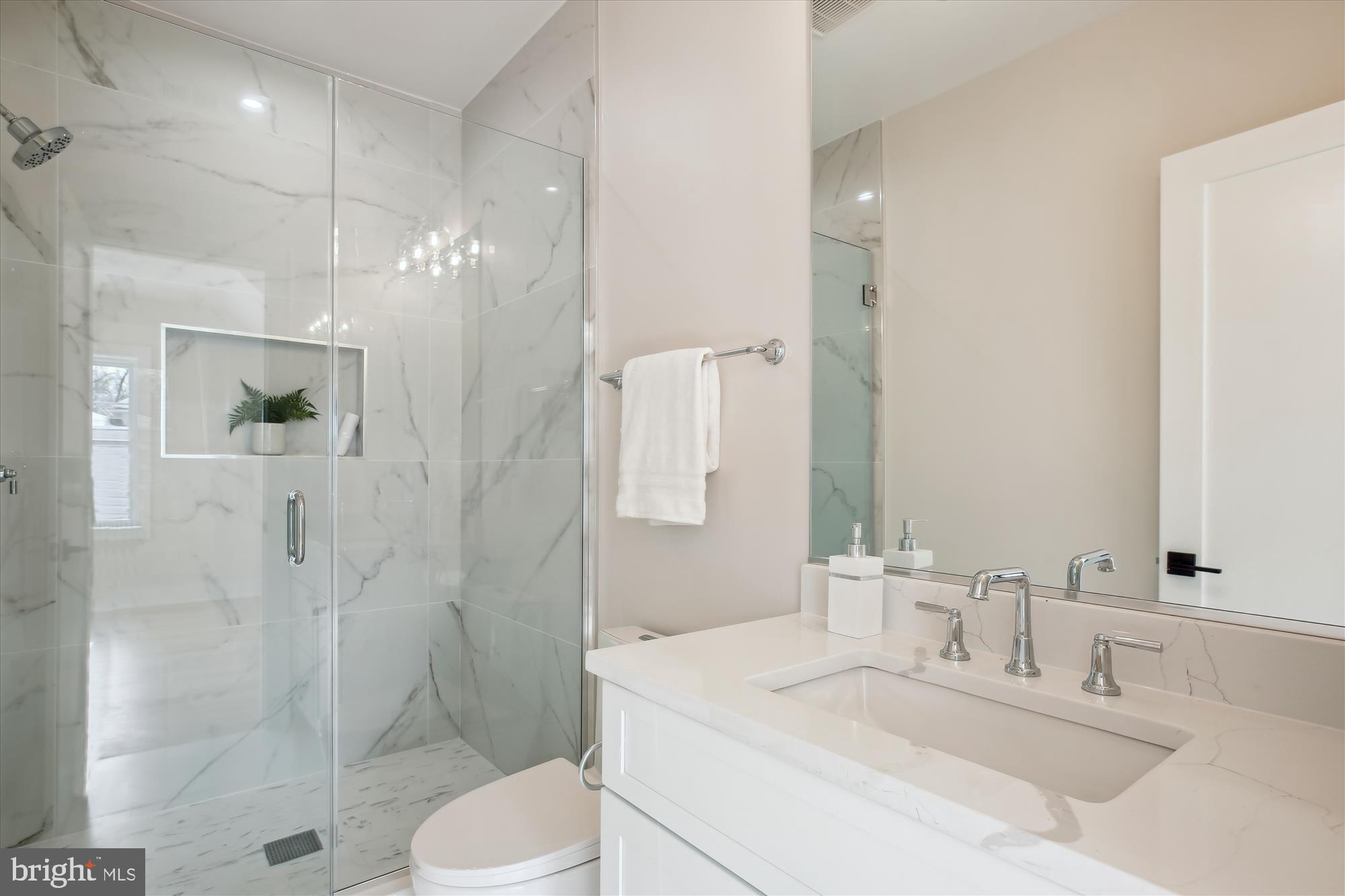 KENSINGTON HEIGHTS - Residential