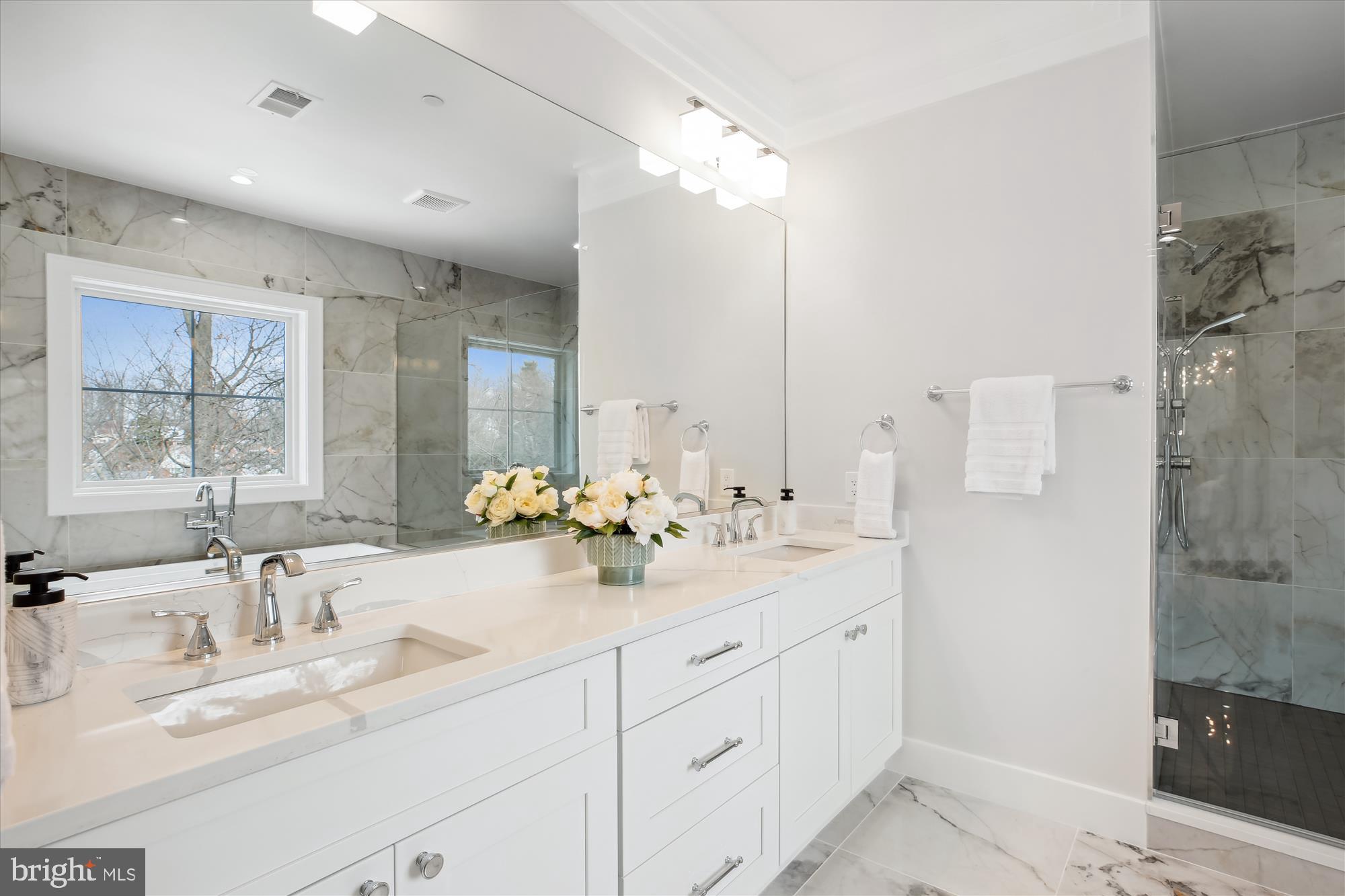 KENSINGTON HEIGHTS - Residential