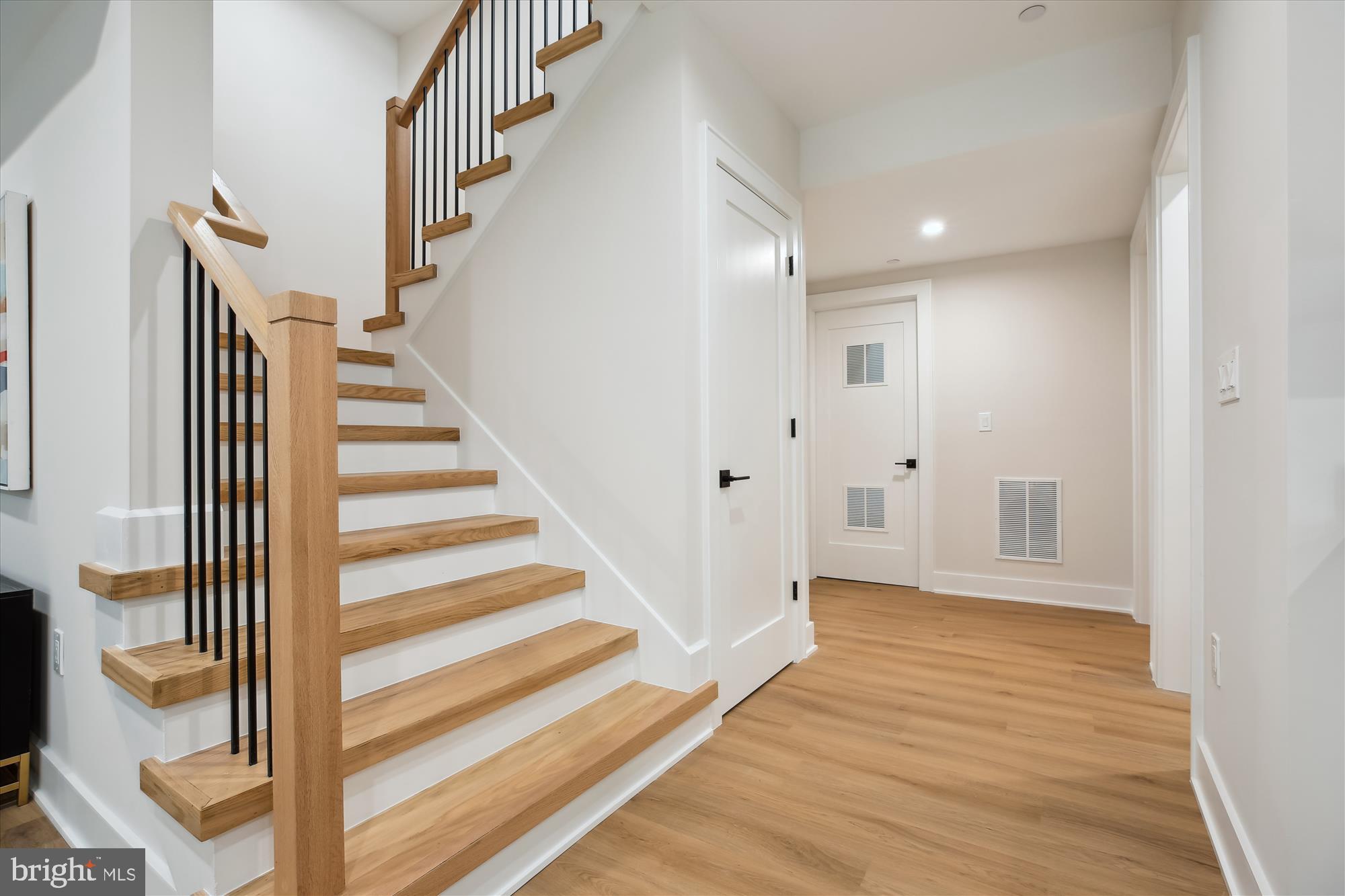 KENSINGTON HEIGHTS - Residential