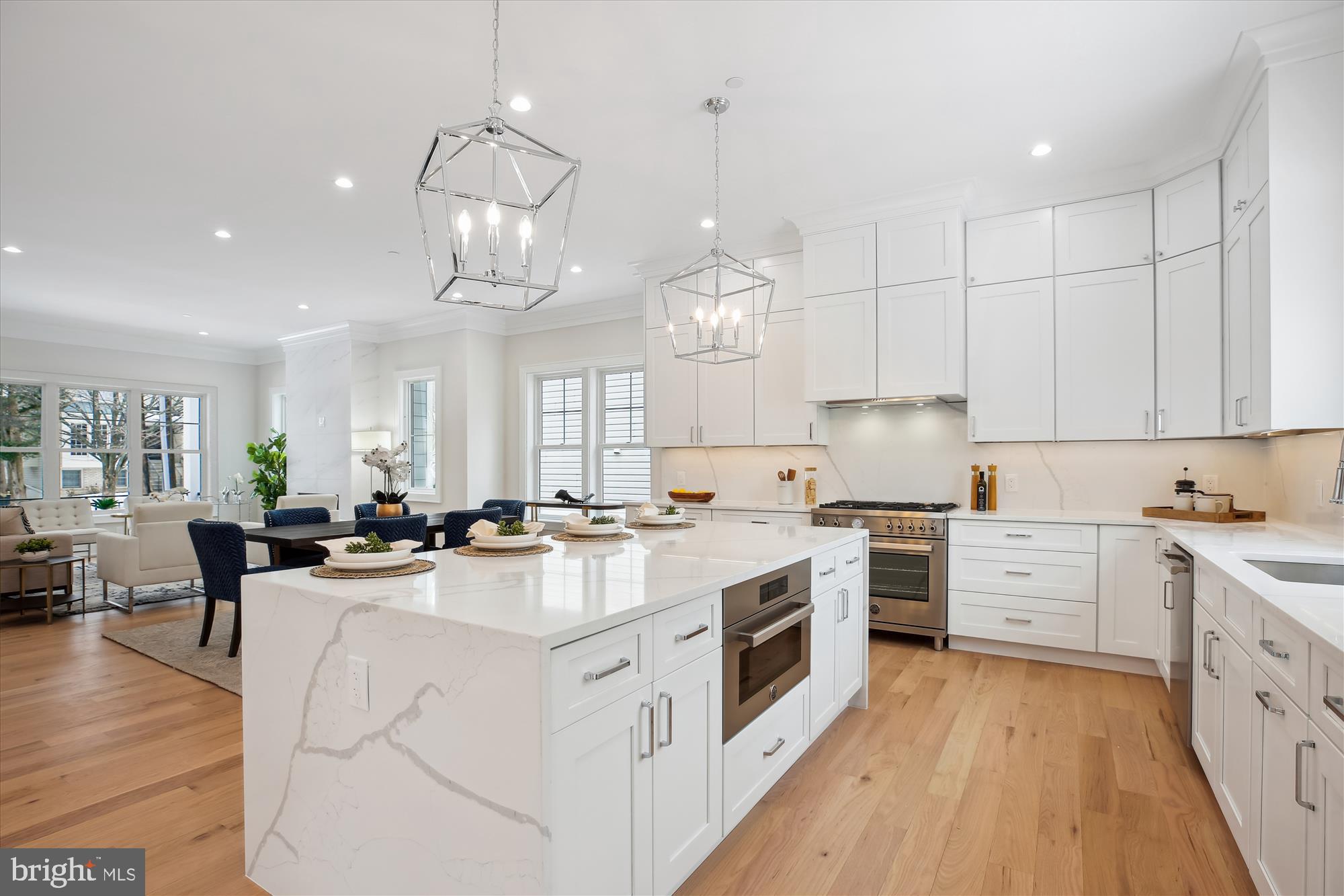 KENSINGTON HEIGHTS - Residential