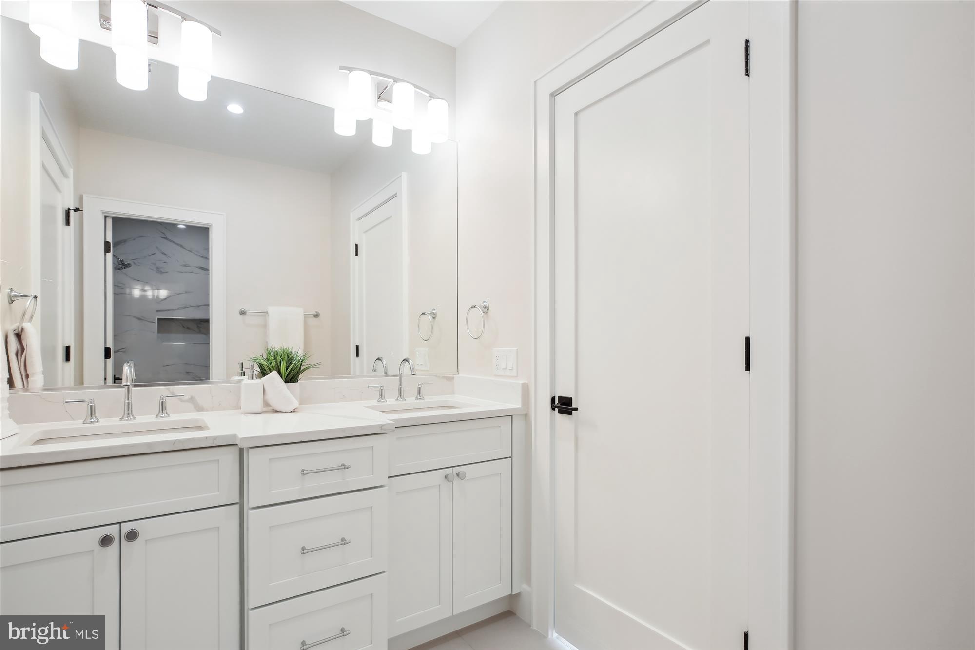 KENSINGTON HEIGHTS - Residential