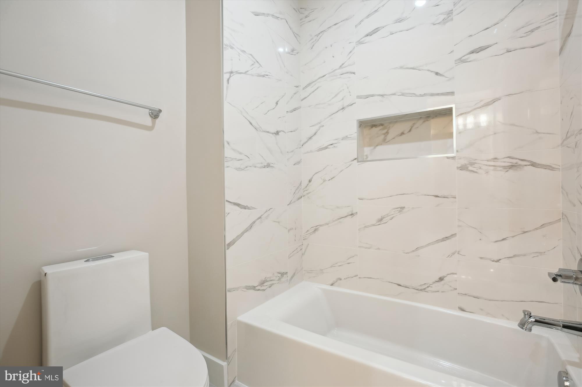 KENSINGTON HEIGHTS - Residential
