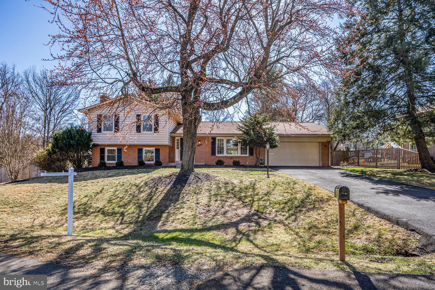 CLARKES LANDING - Residential