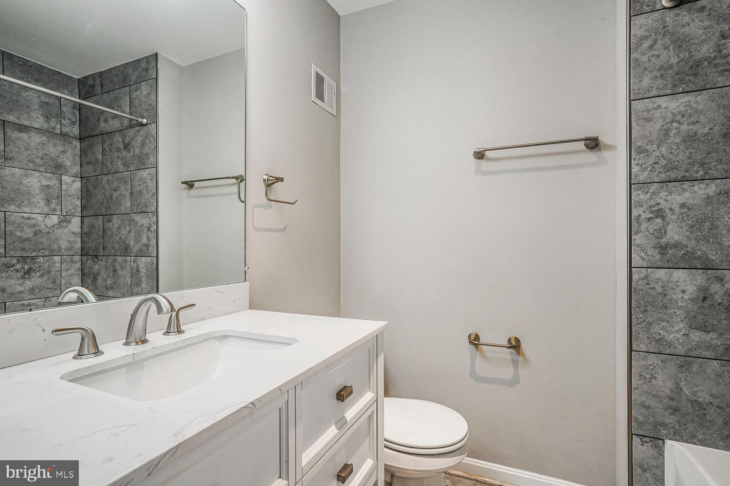 CLARKES LANDING - Residential