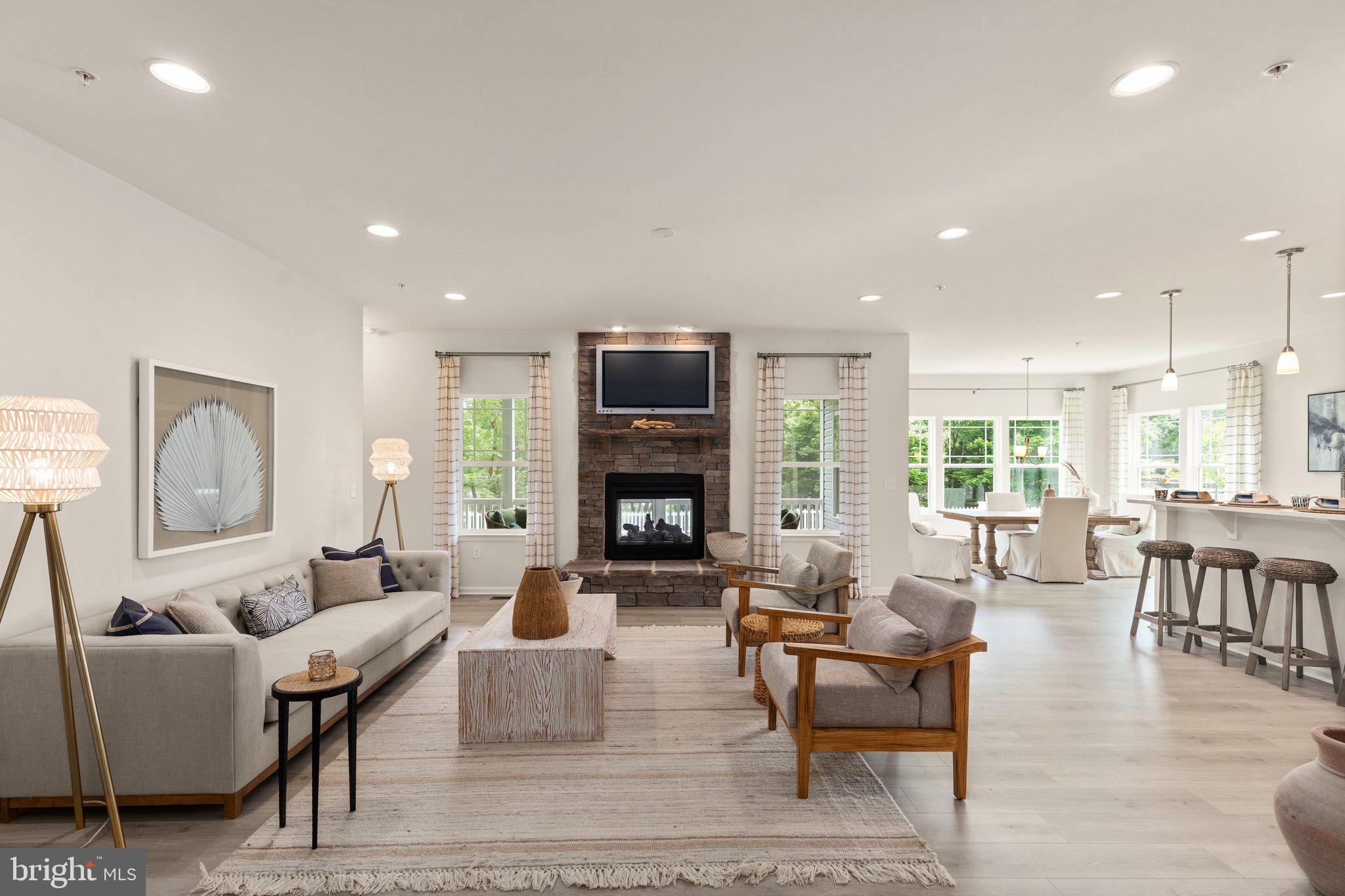 CAPTAIN'S COVE - Residential