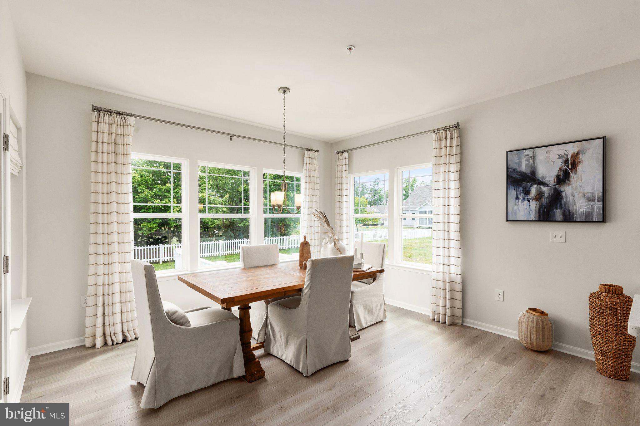 CAPTAIN'S COVE - Residential