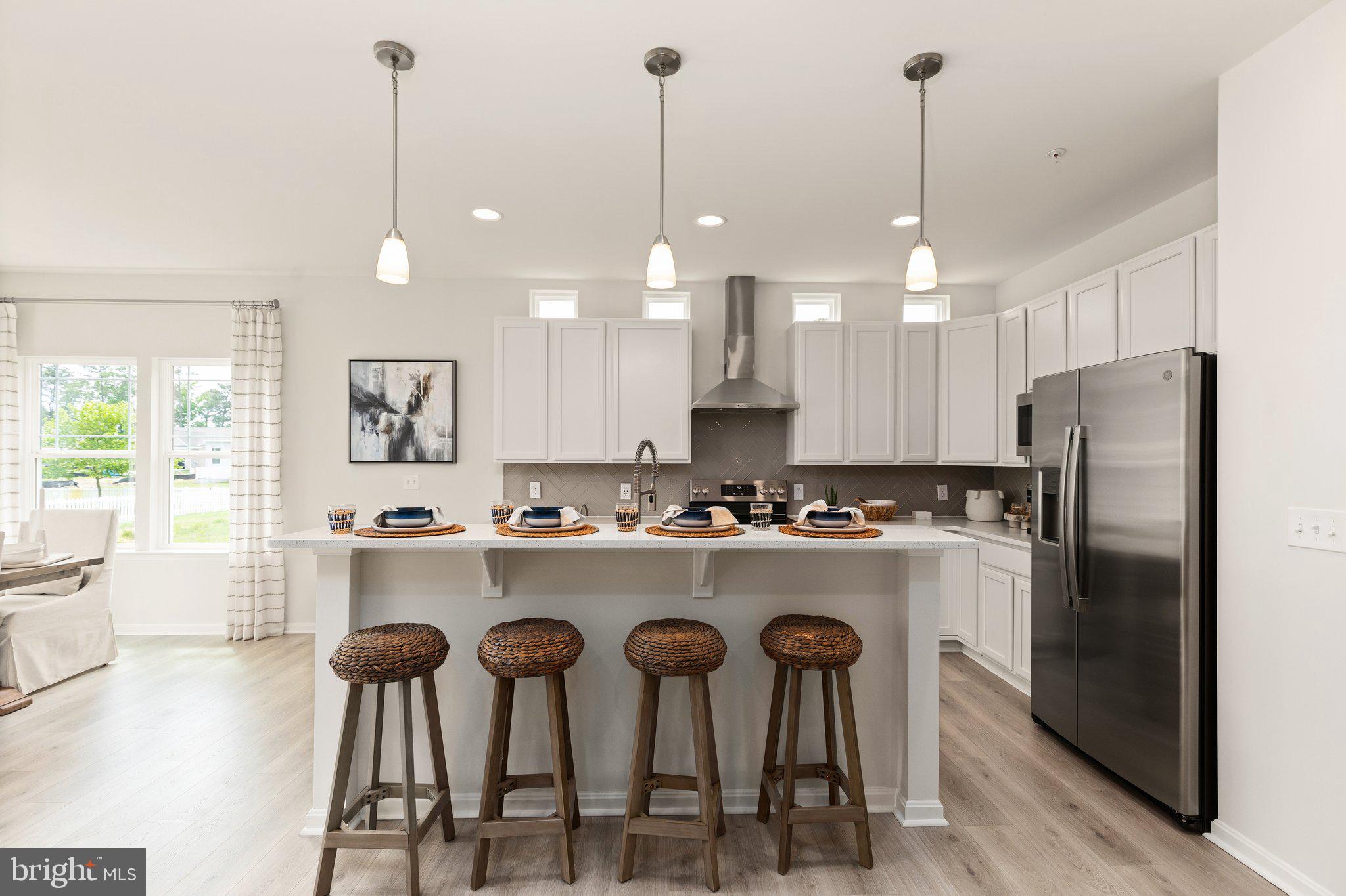 CAPTAIN'S COVE - Residential