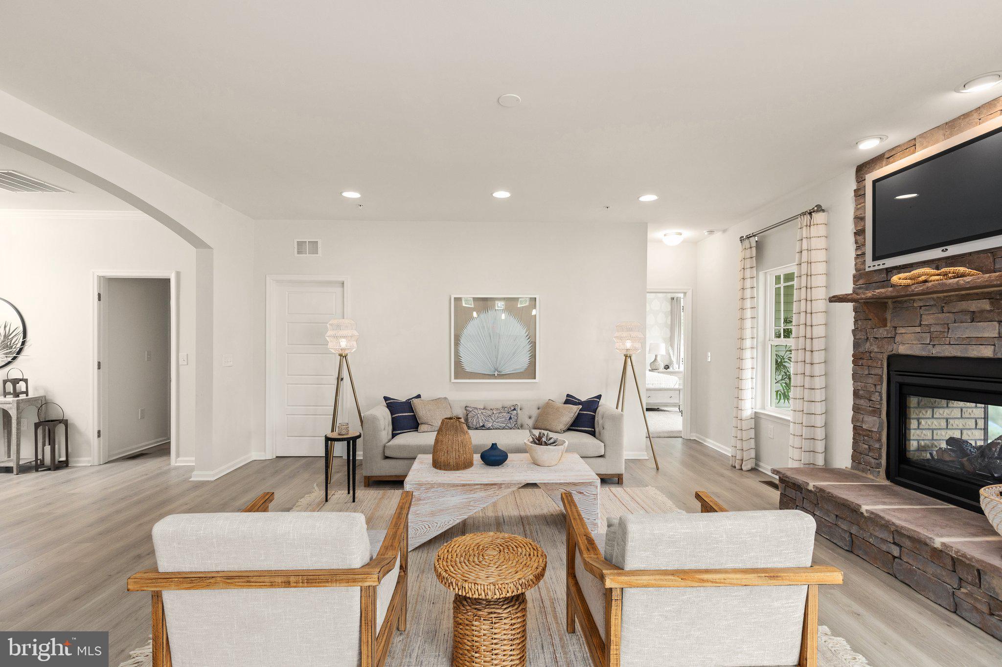 CAPTAIN'S COVE - Residential