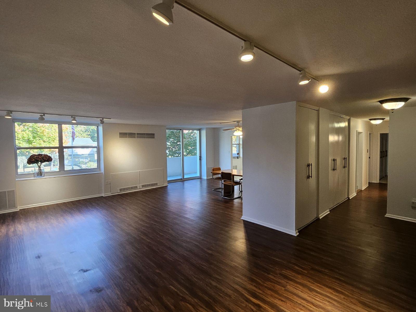 ELKINS PARK - Residential