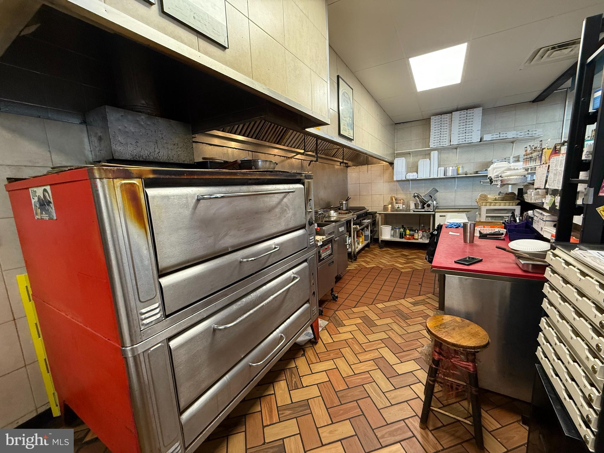 YEADON - Business Opportunity