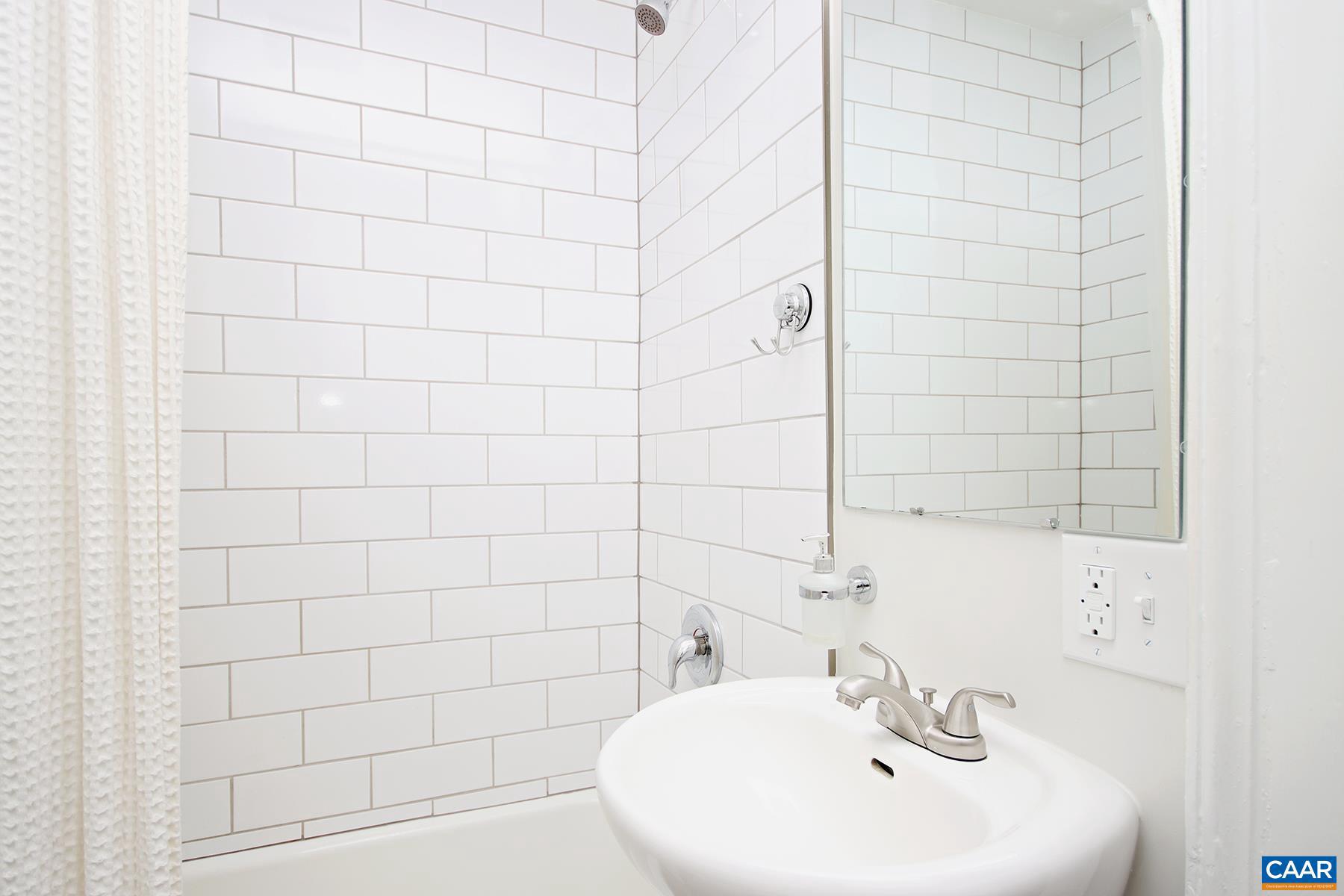 BELMONT - Residential Lease