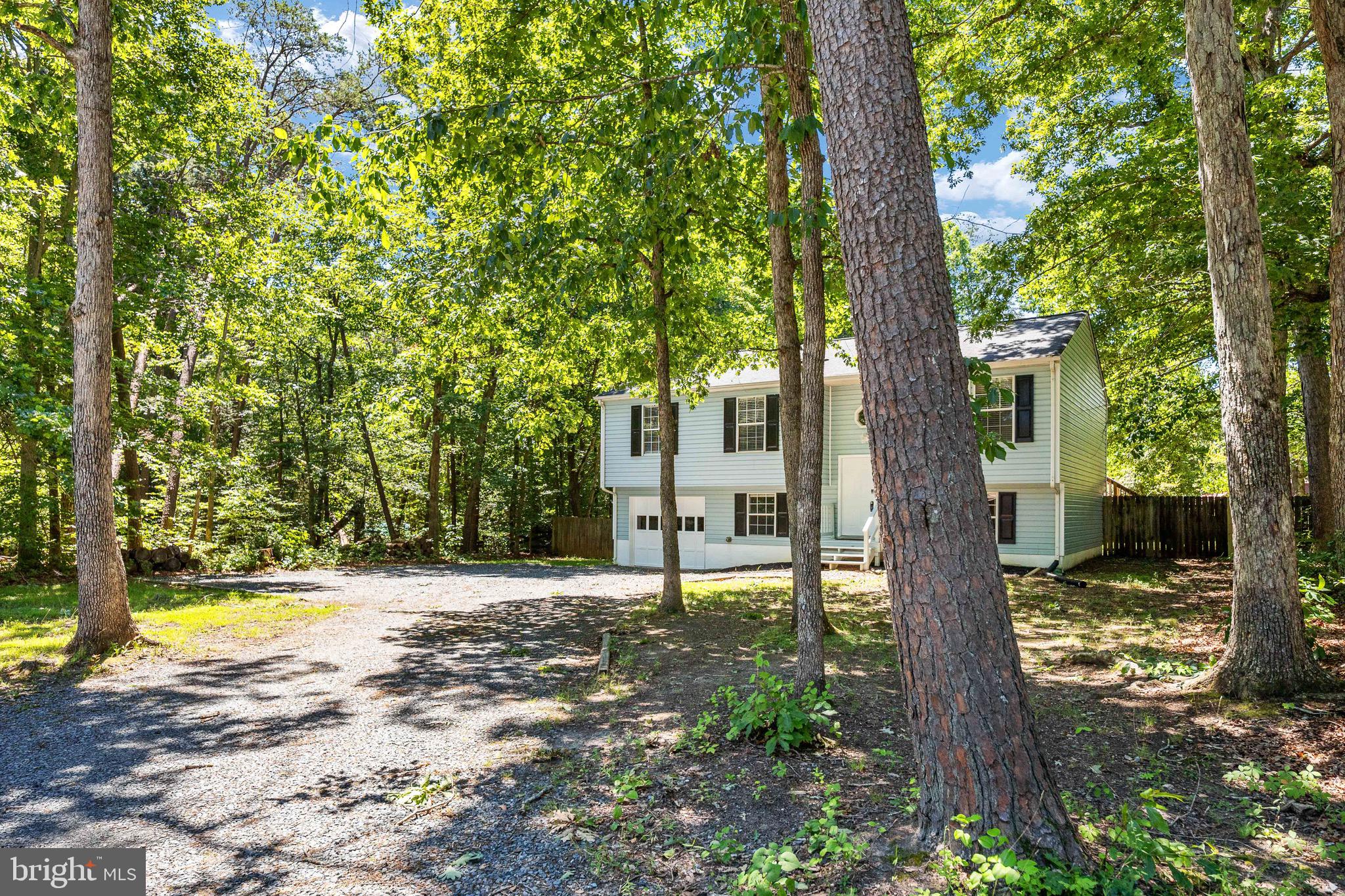 HIDDEN LAKE - Residential