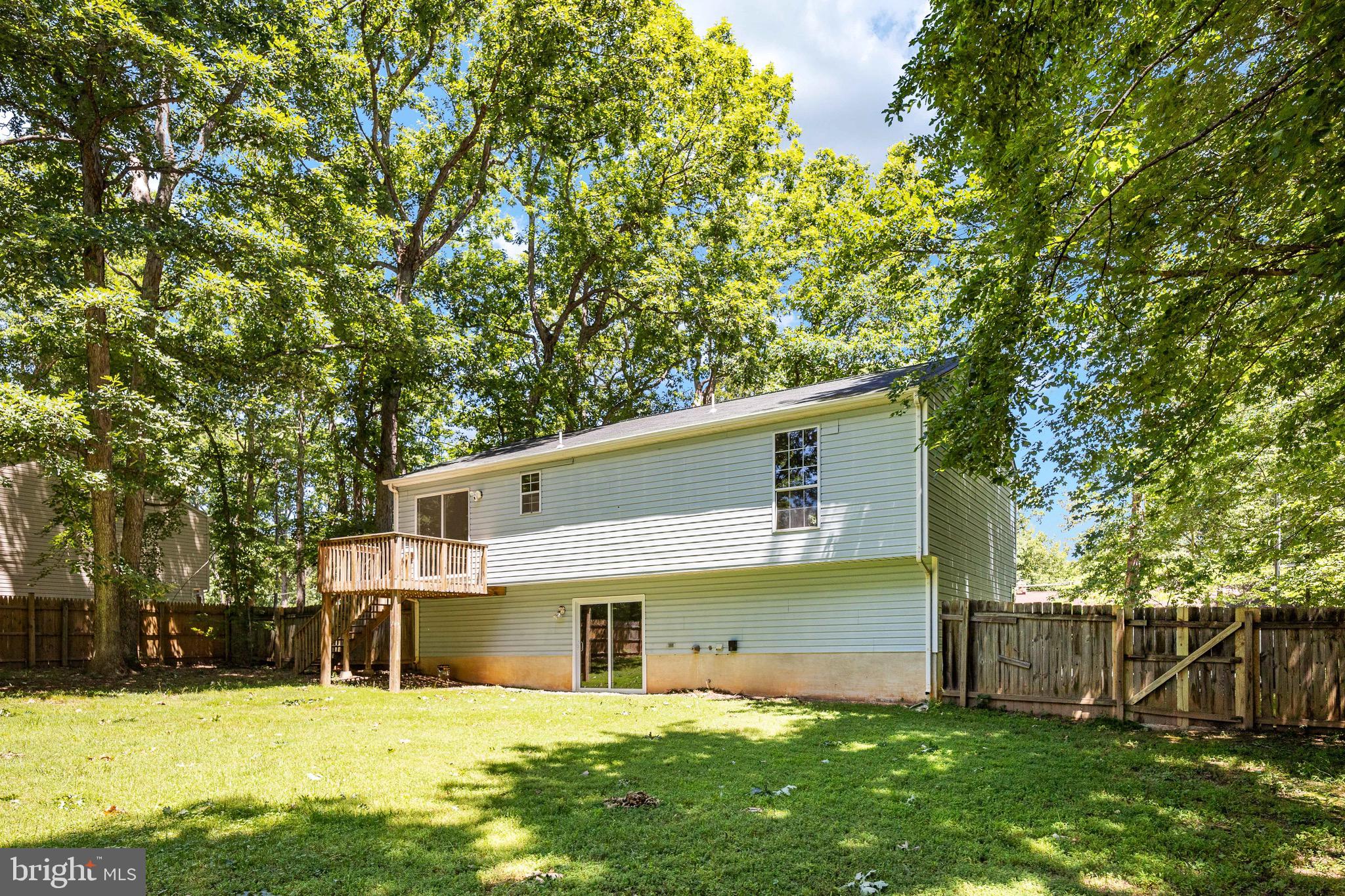 HIDDEN LAKE - Residential