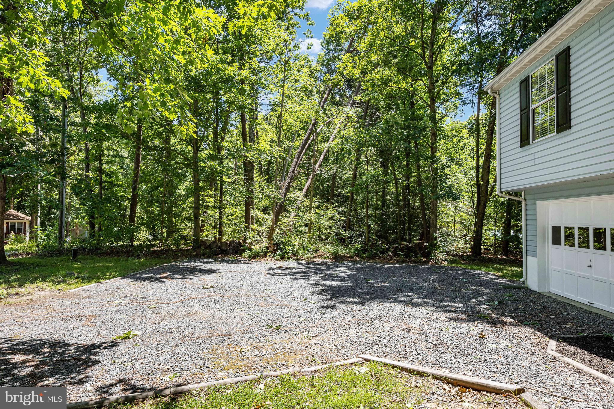 HIDDEN LAKE - Residential