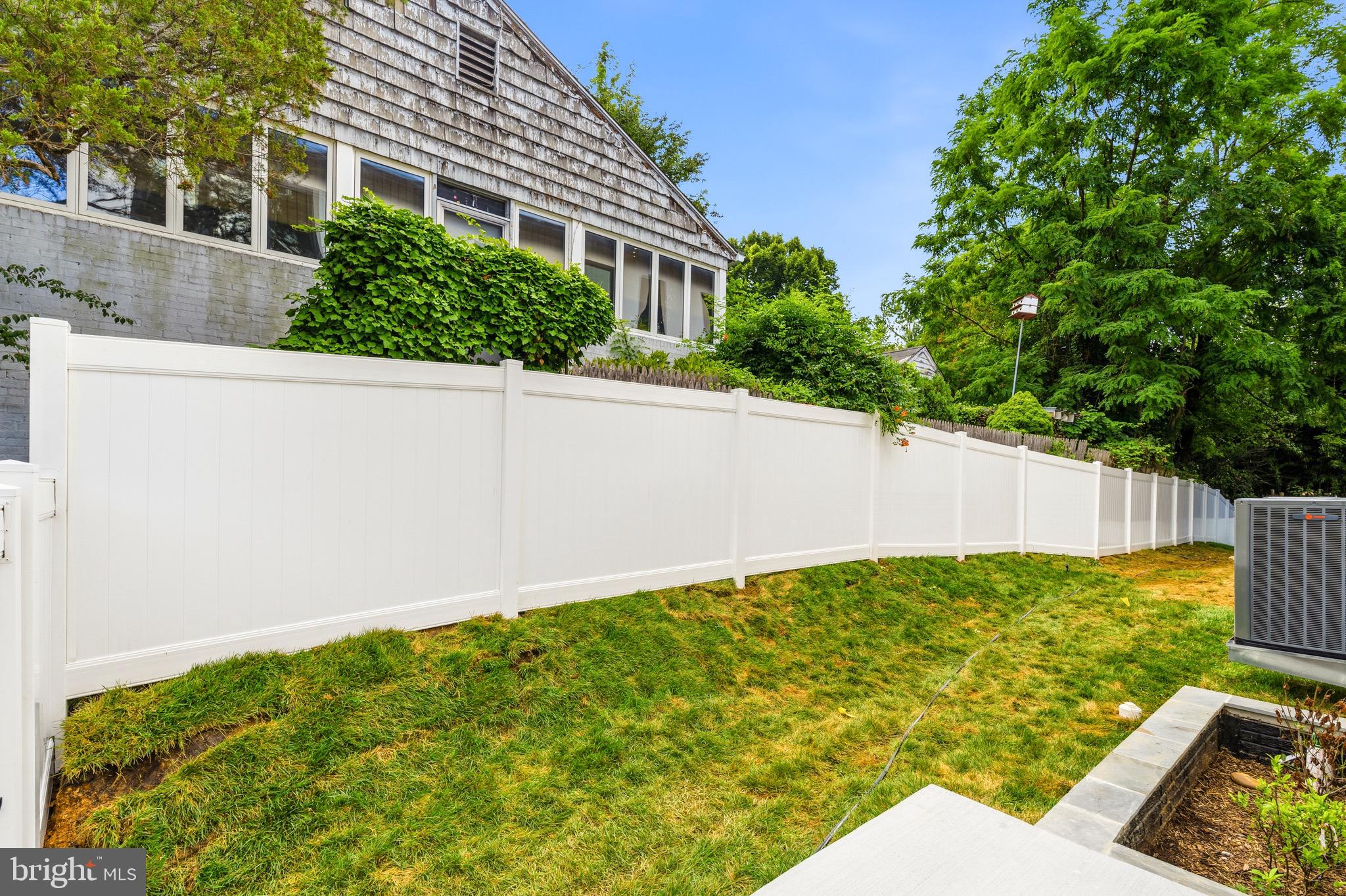 ADDISON HEIGHTS - Residential