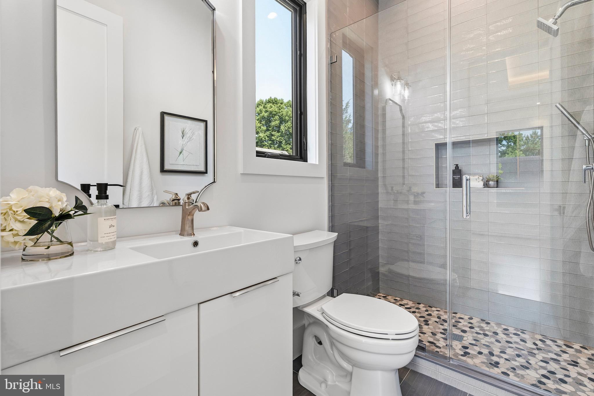ADDISON HEIGHTS - Residential