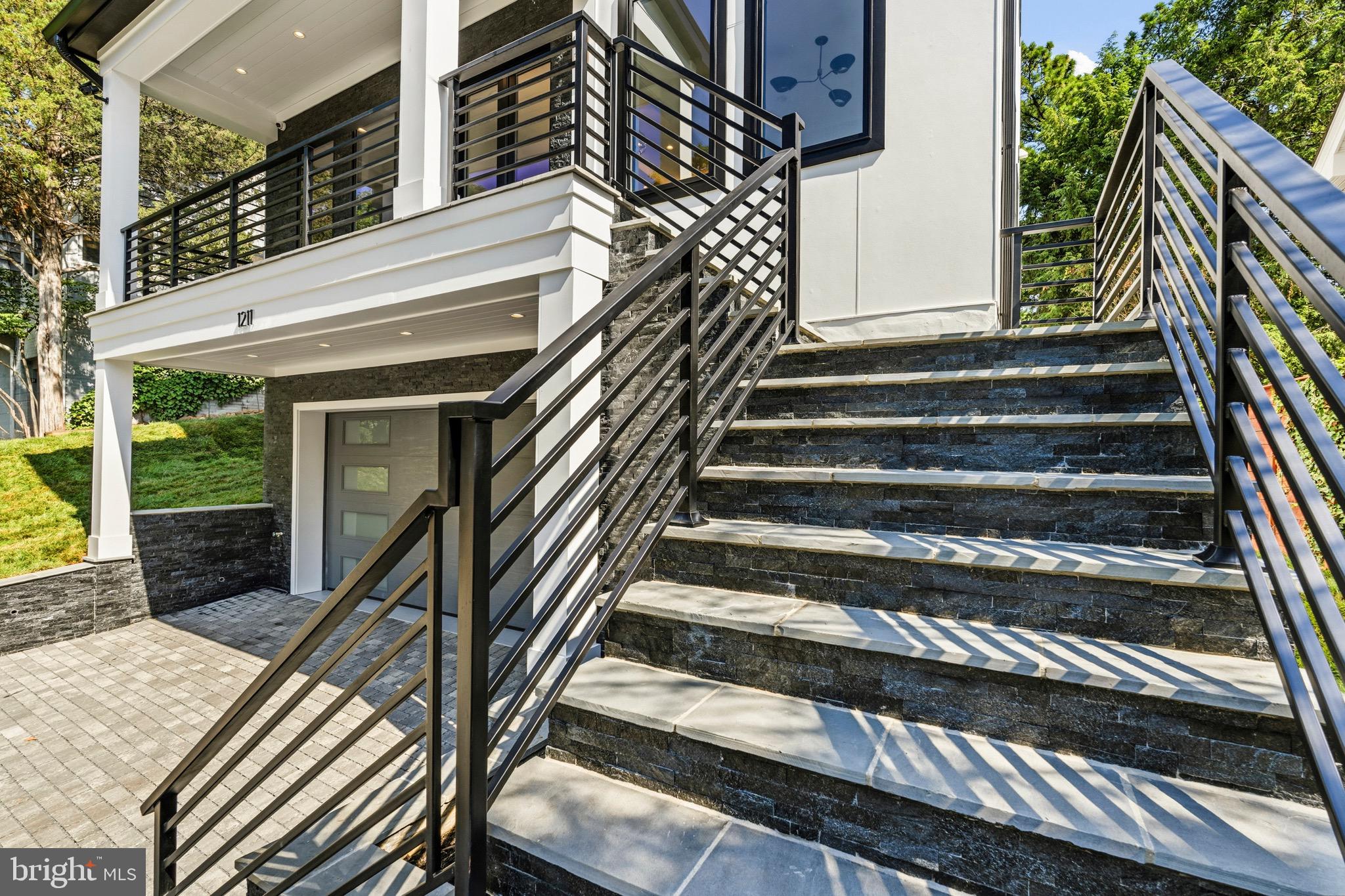 ADDISON HEIGHTS - Residential