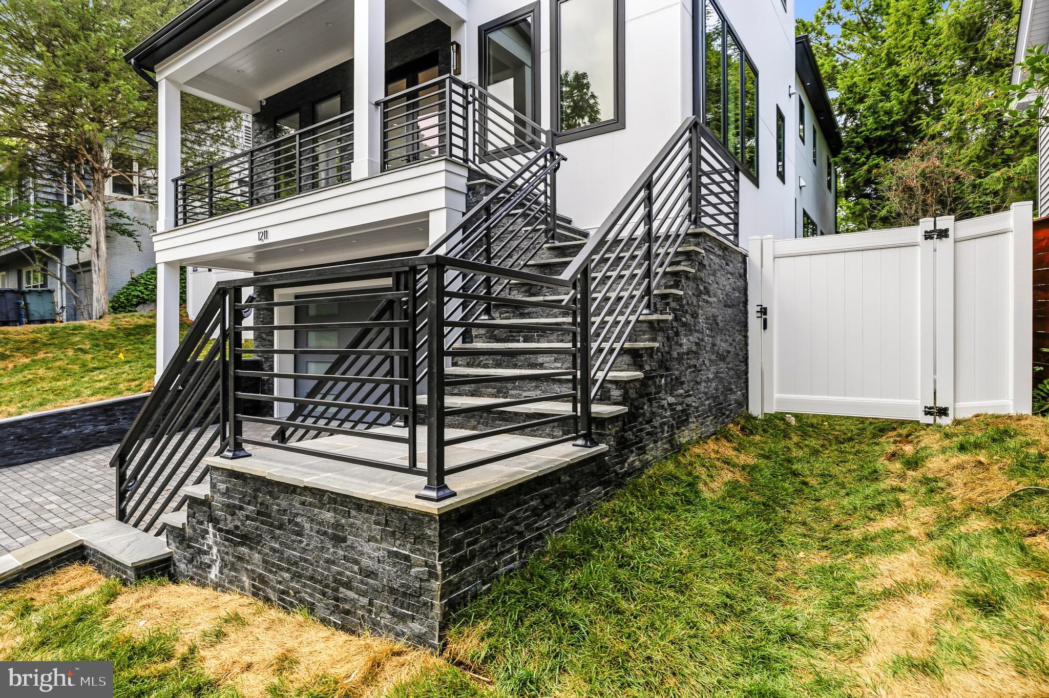 ADDISON HEIGHTS - Residential