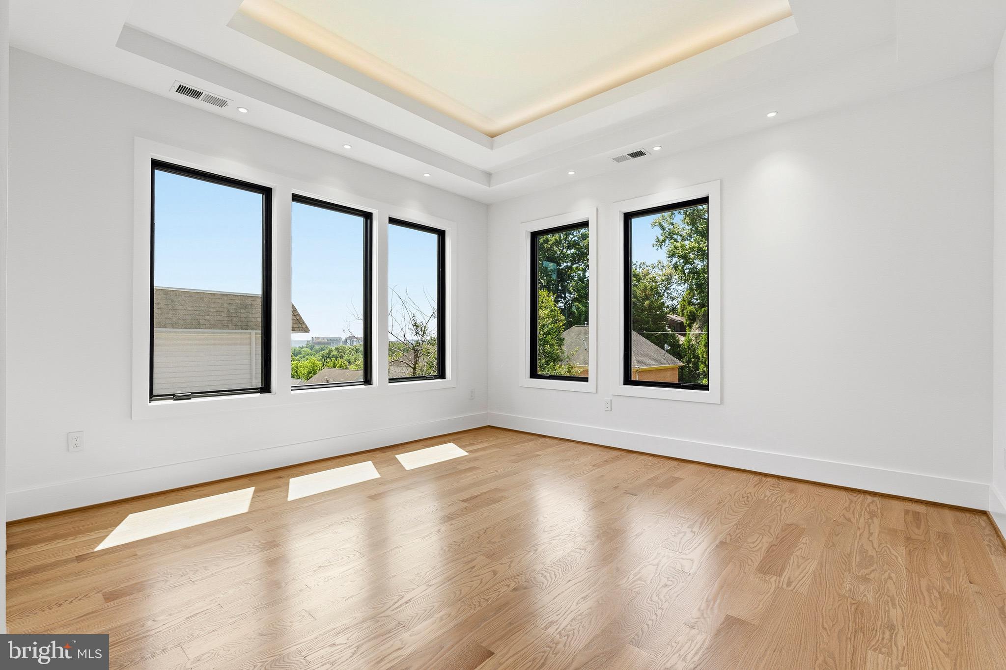 ADDISON HEIGHTS - Residential