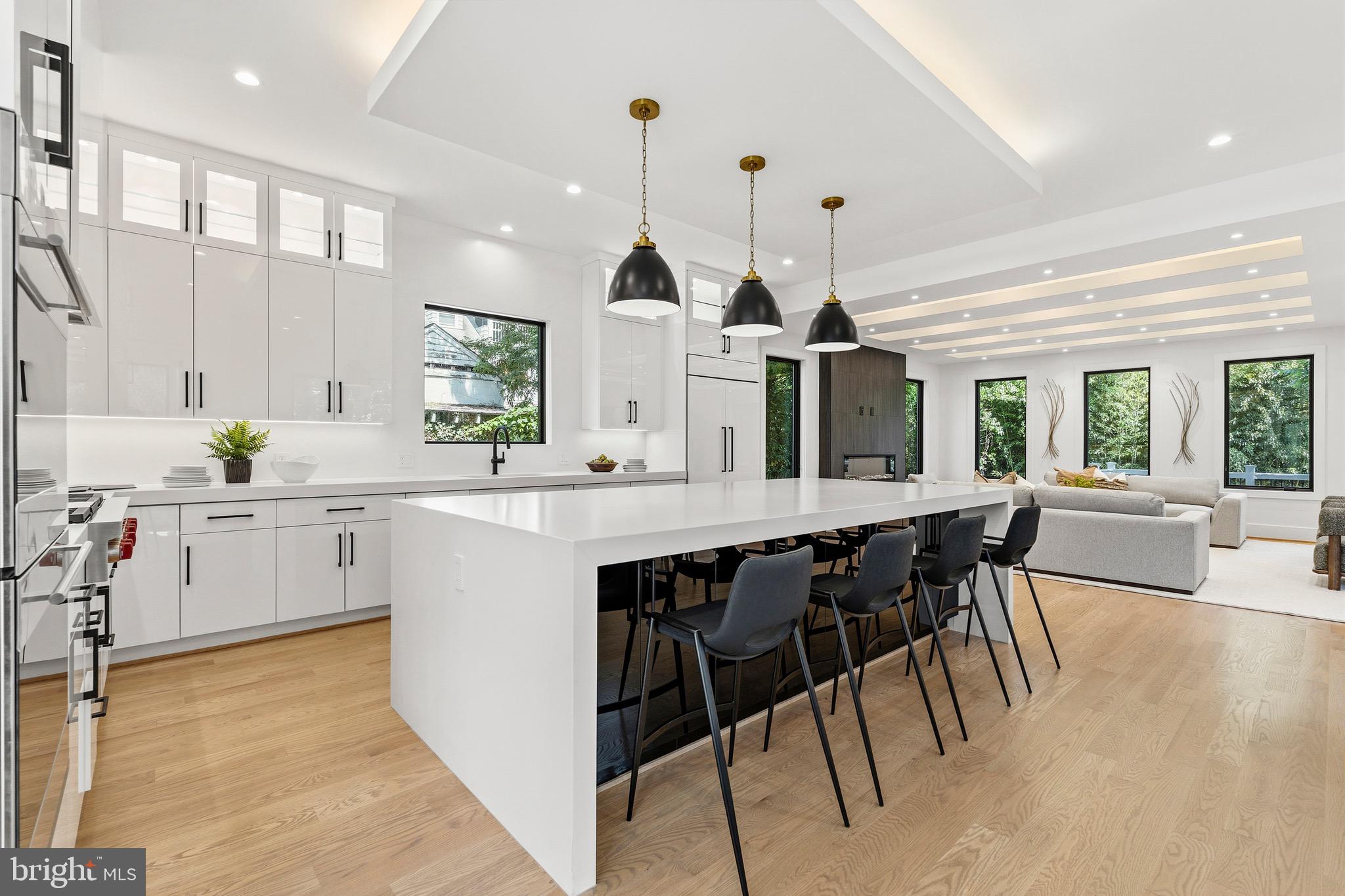 ADDISON HEIGHTS - Residential
