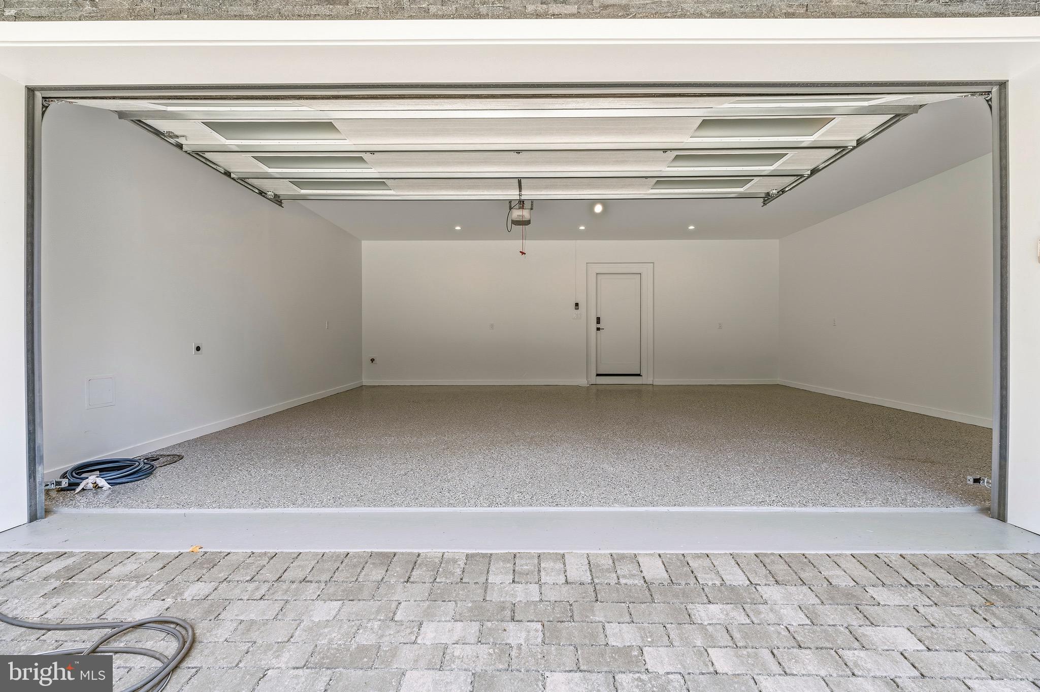 ADDISON HEIGHTS - Residential