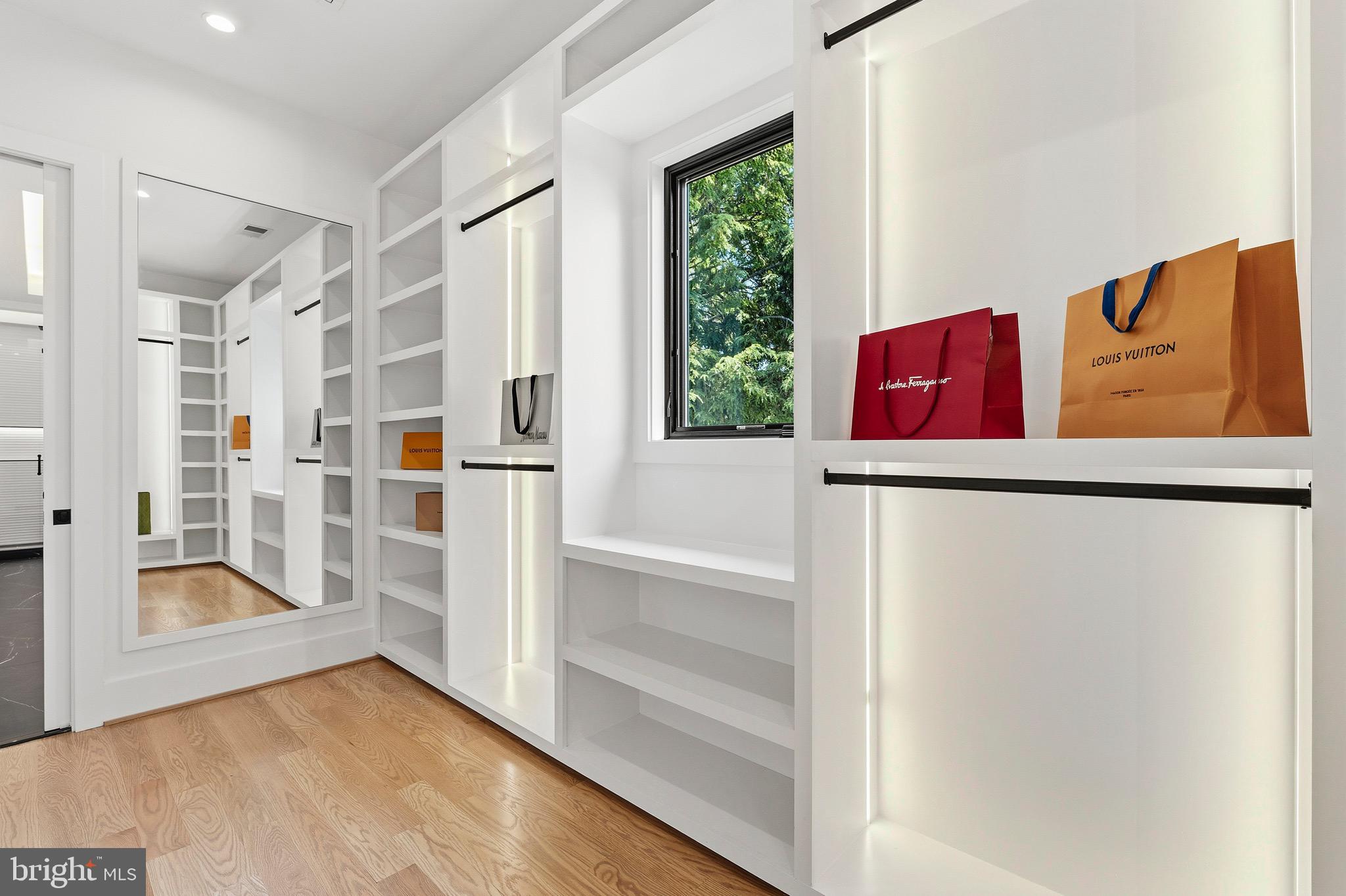ADDISON HEIGHTS - Residential