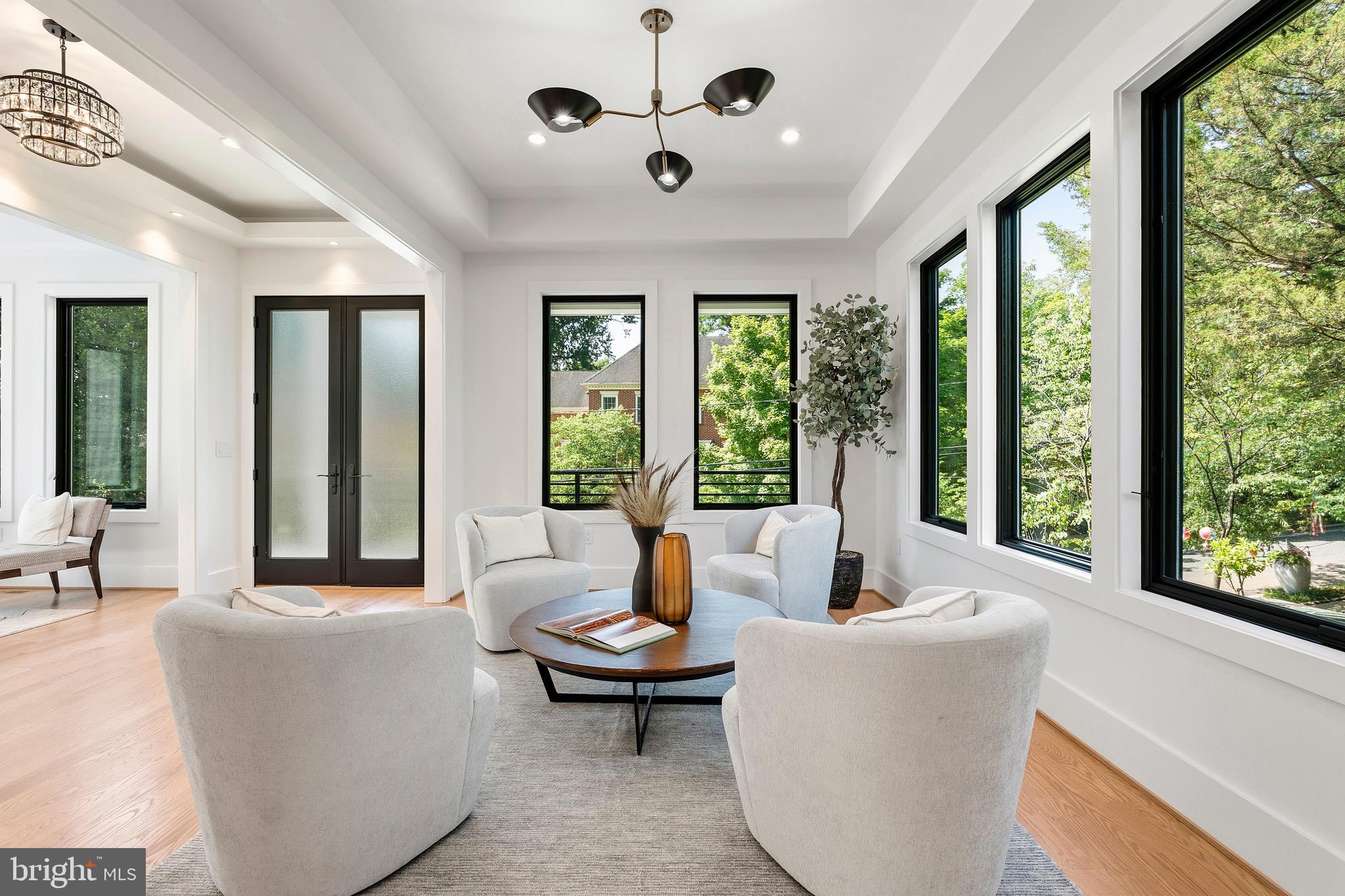 ADDISON HEIGHTS - Residential