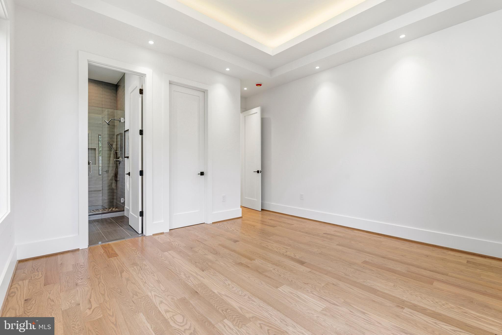 ADDISON HEIGHTS - Residential