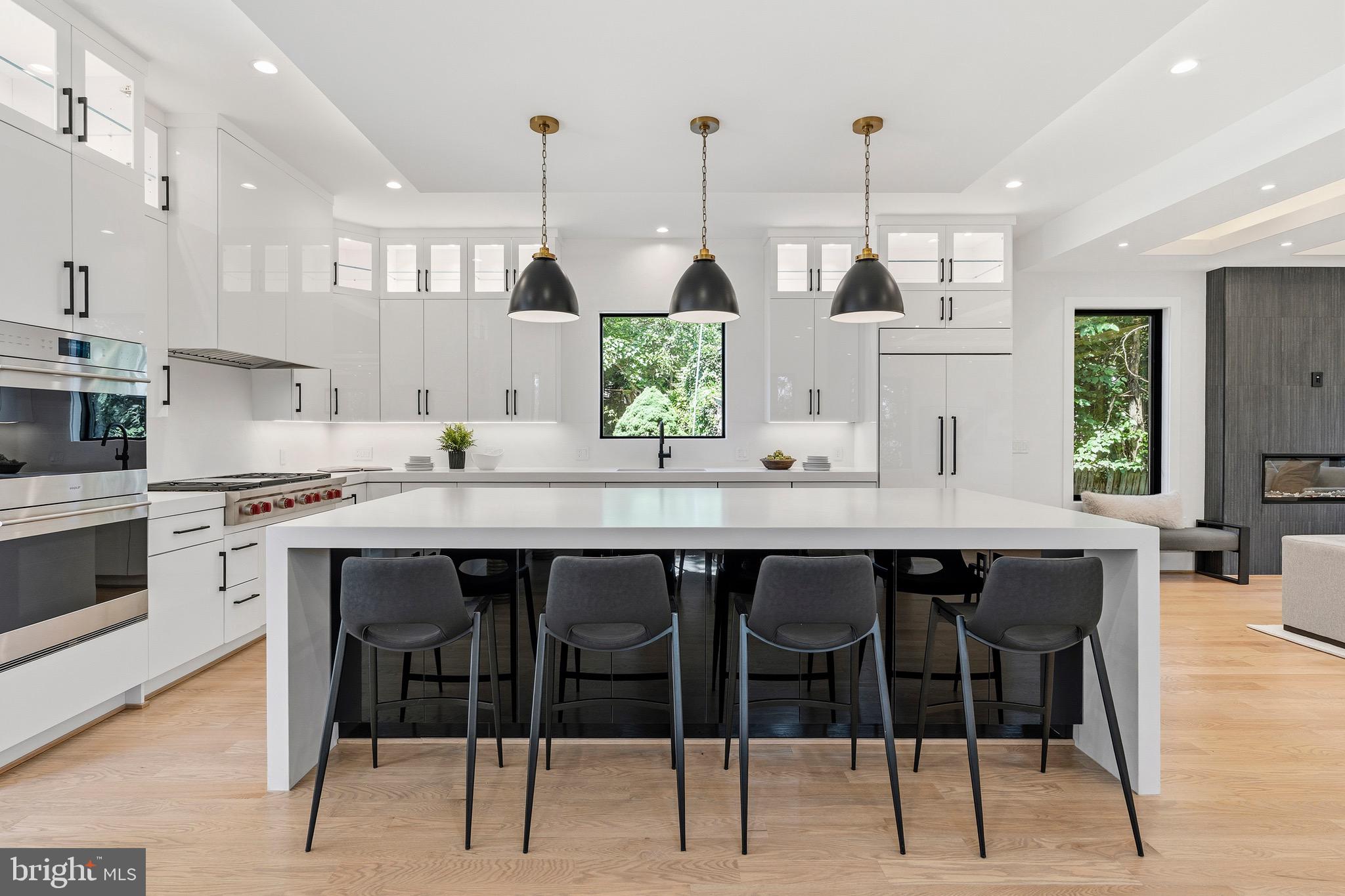 ADDISON HEIGHTS - Residential