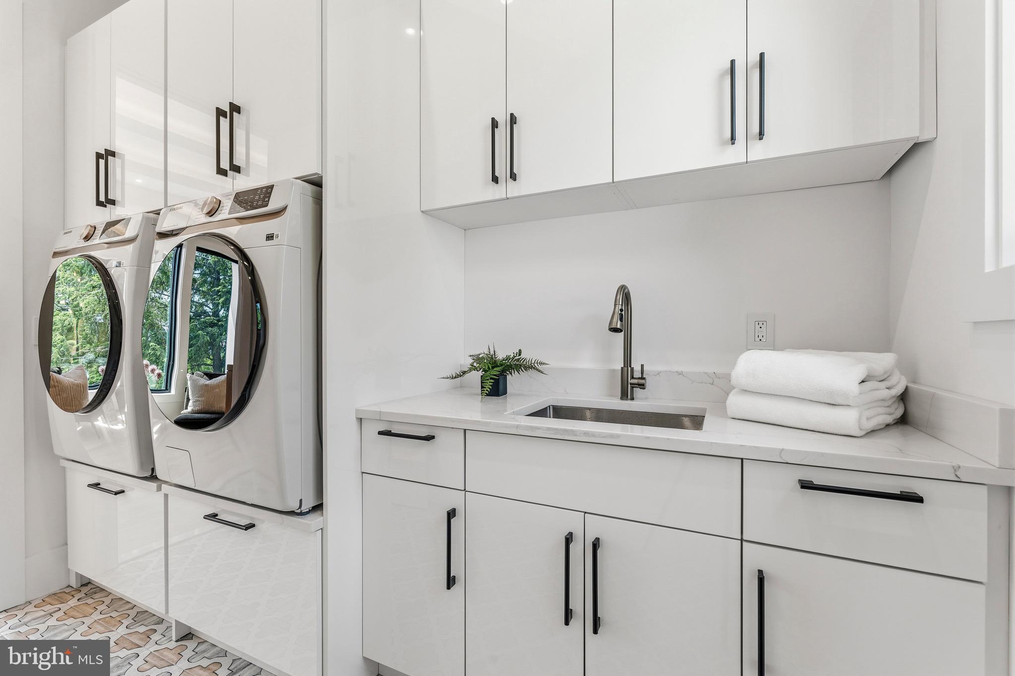 ADDISON HEIGHTS - Residential