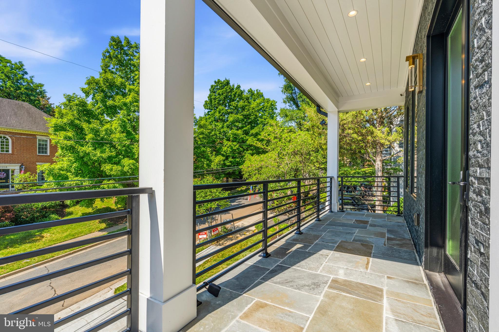 ADDISON HEIGHTS - Residential