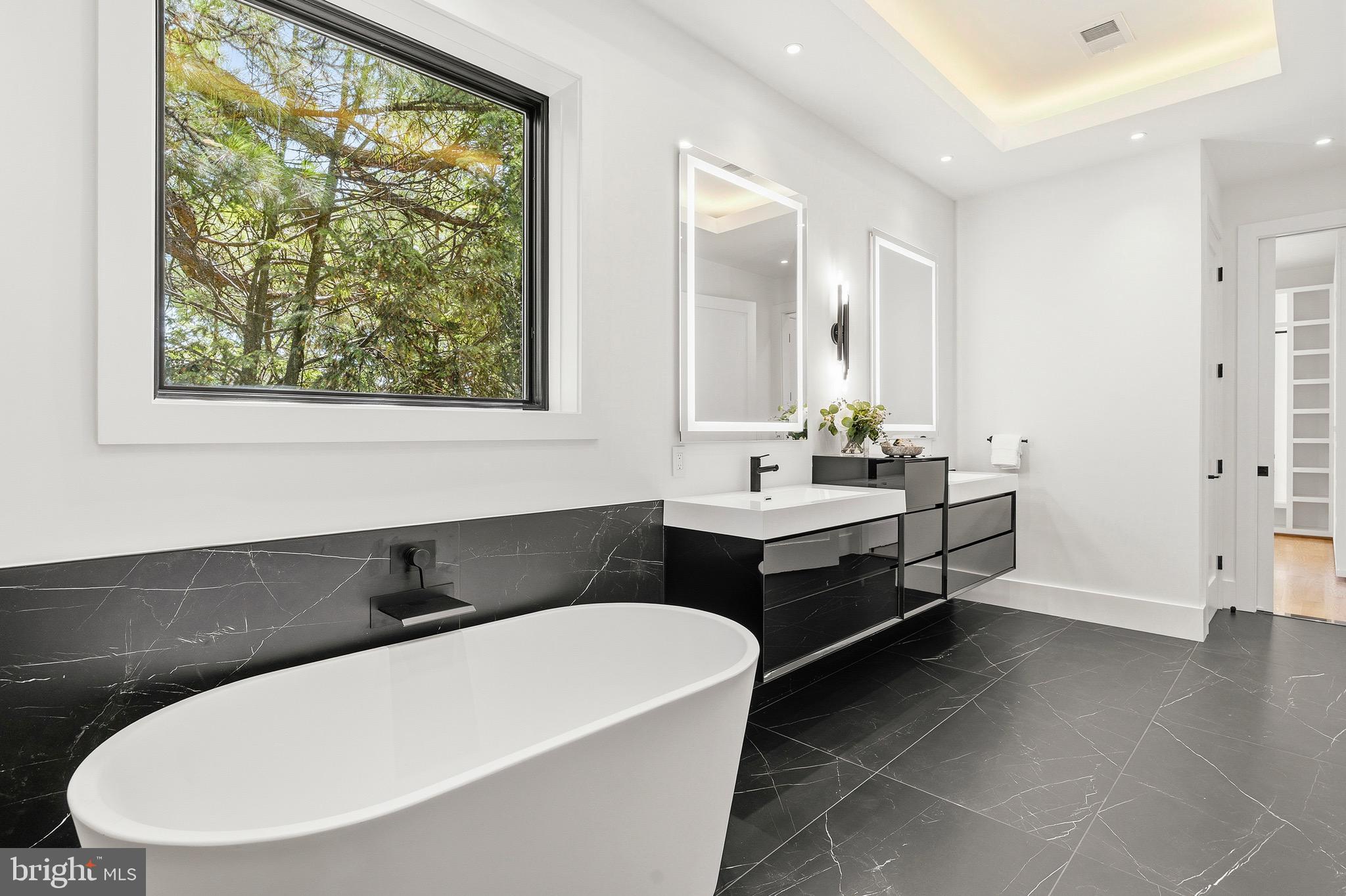 ADDISON HEIGHTS - Residential